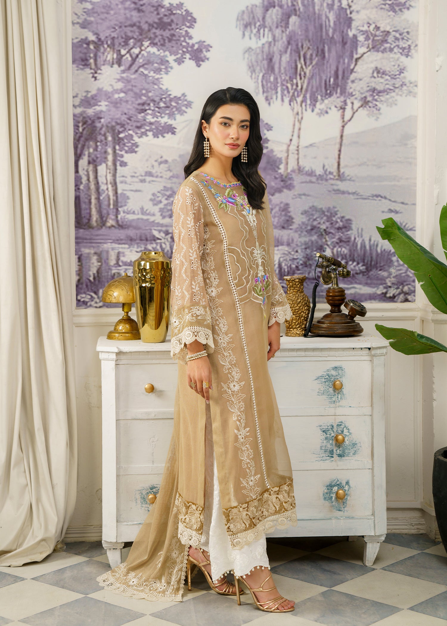 raw silk Trousers in White