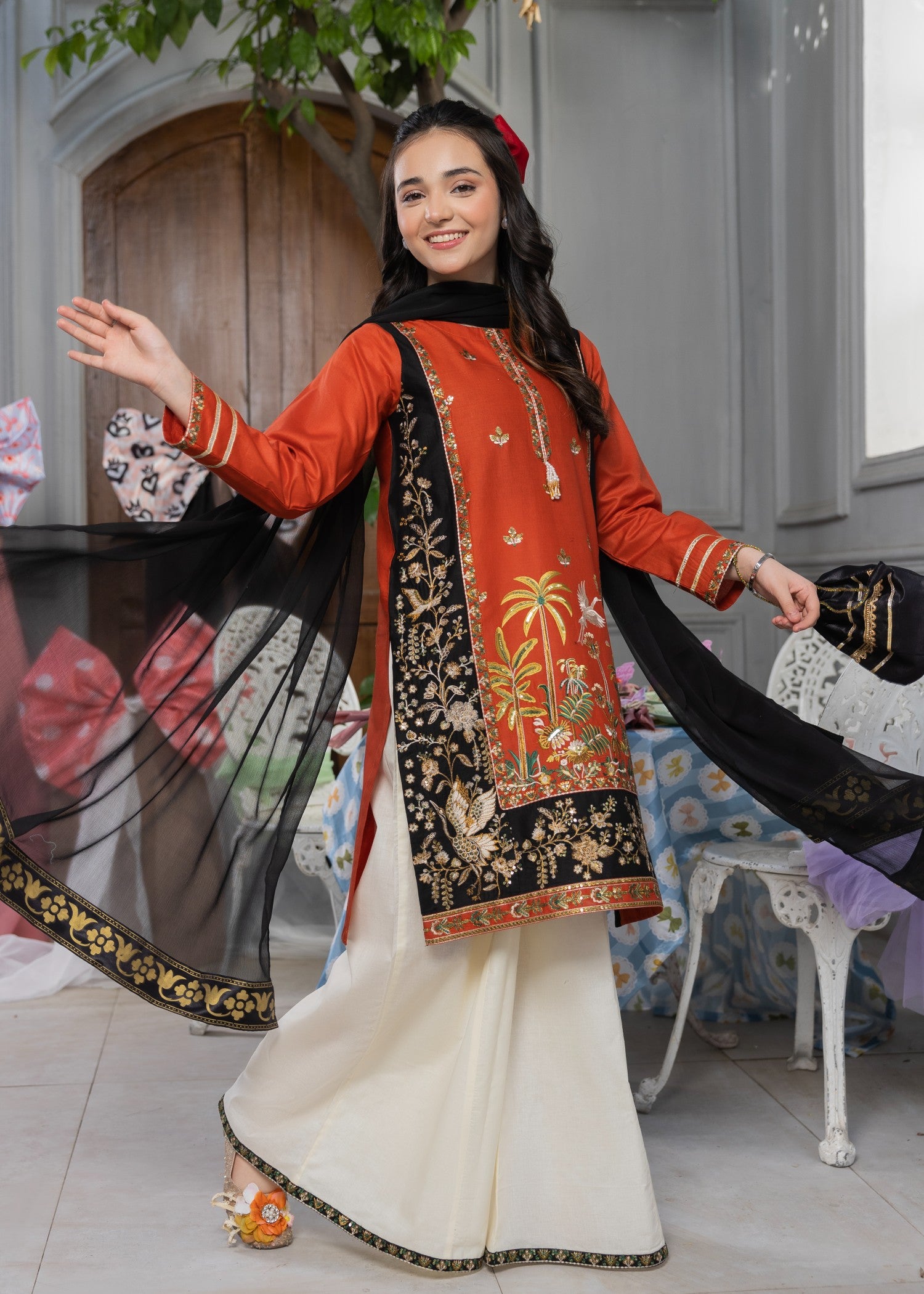 lawn cotton Sharara in Black, rust red