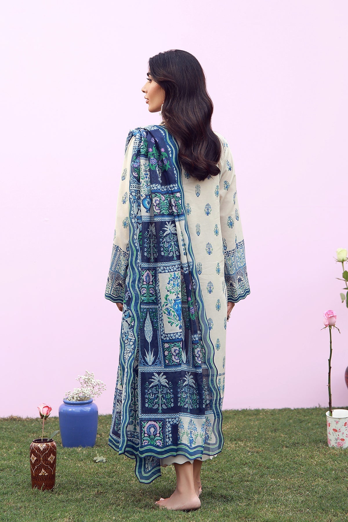 Mirha Lawn – Indigo Cream Folk