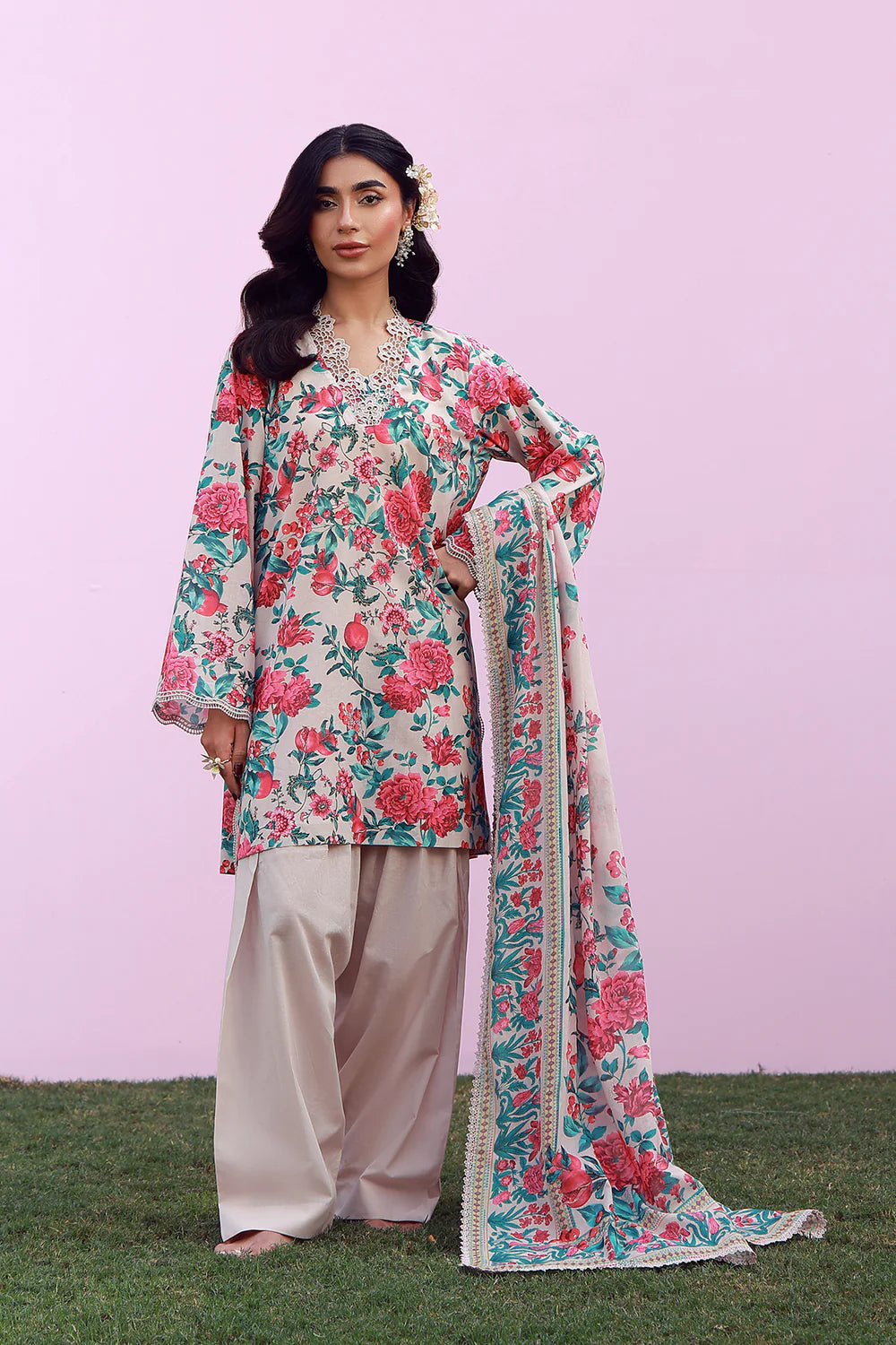 Mirha Lawn – Ivory Bloom