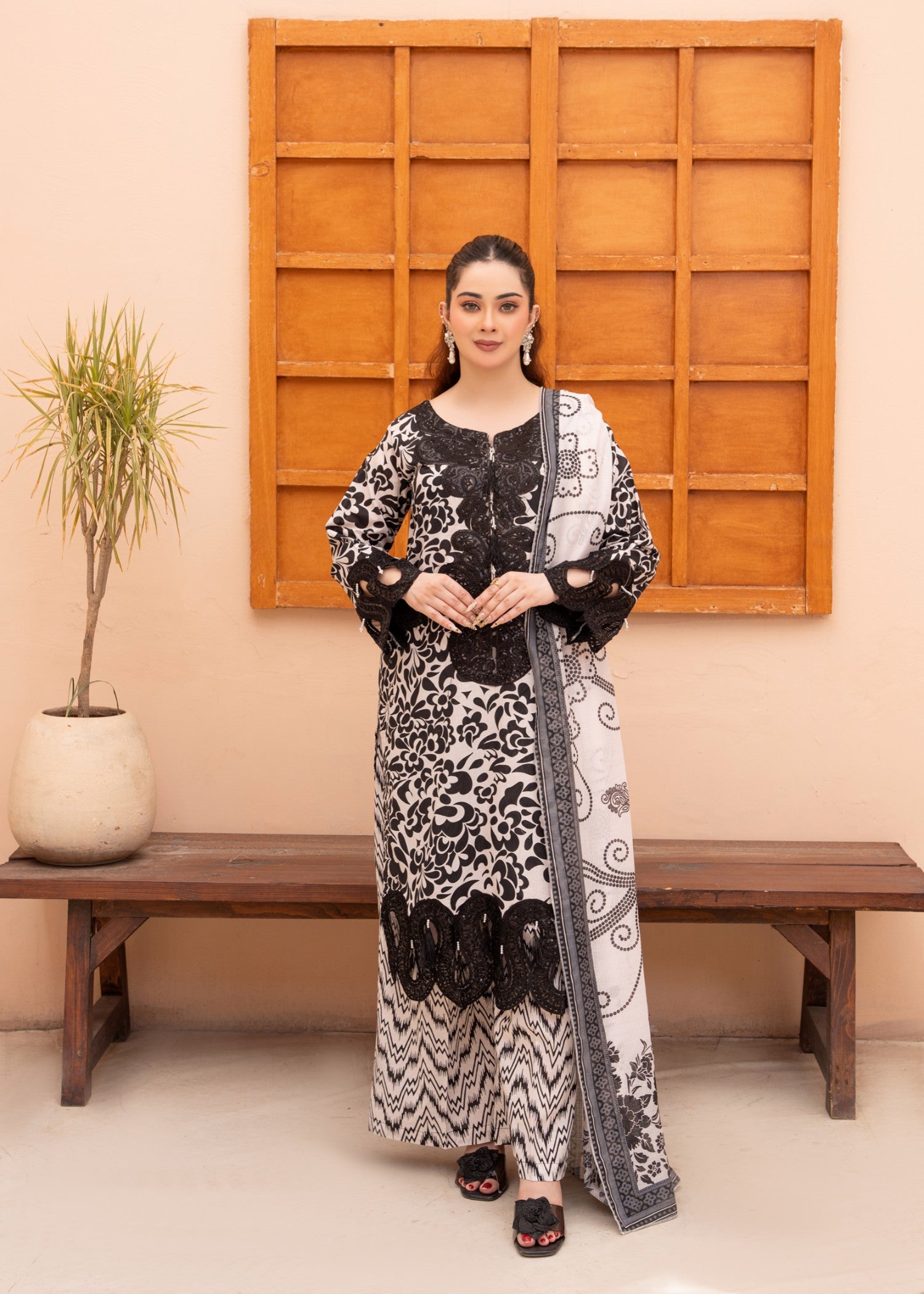 lawn Kurta Set in White