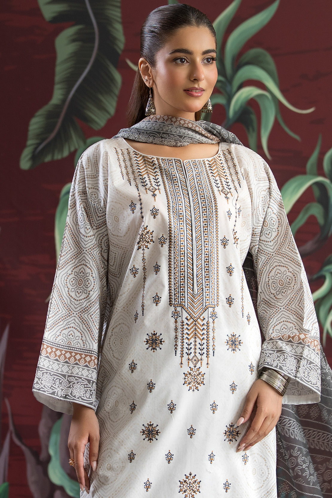 bemberg crinkle chiffon Unstitched in White