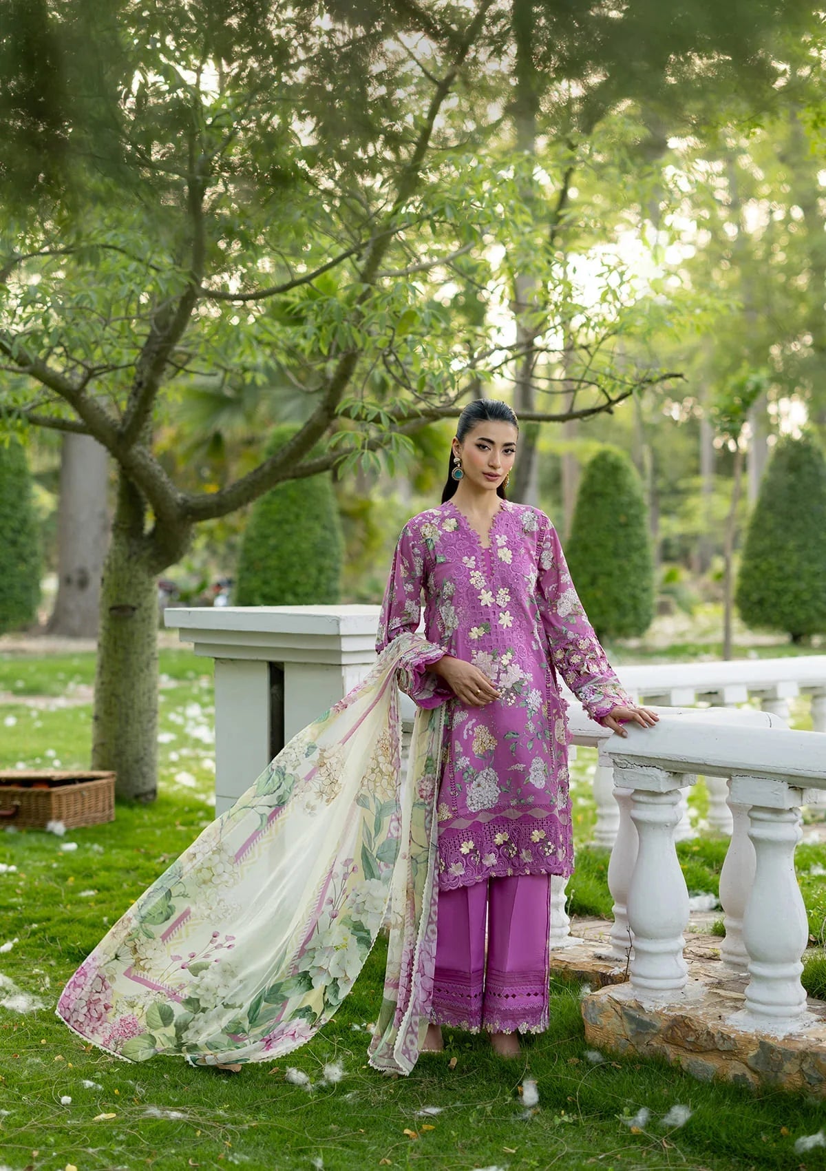 Signature Lawn Edit – 7b Kiara