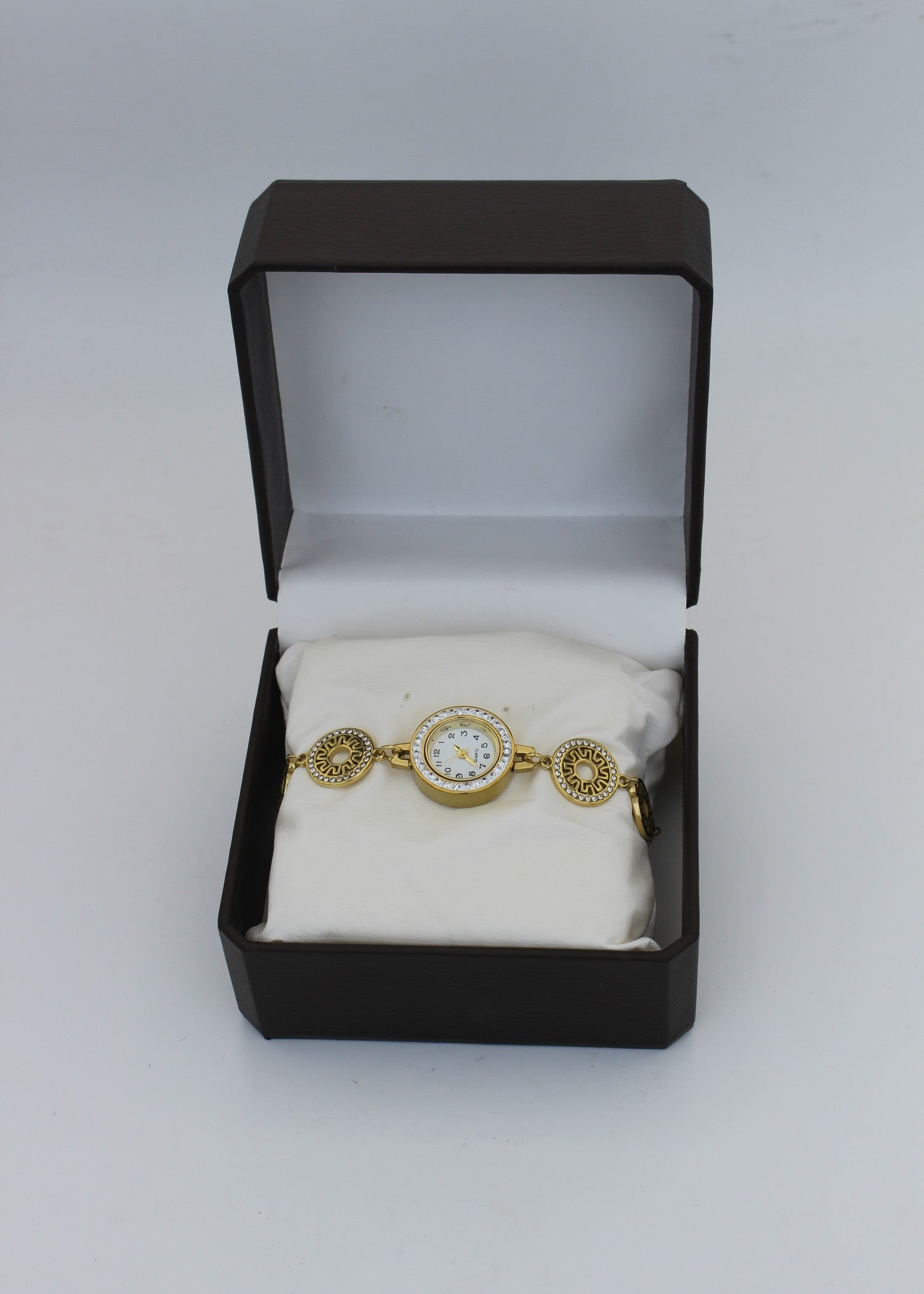 Watches in White, gold Color by - Trendy Women Watches YPV1939