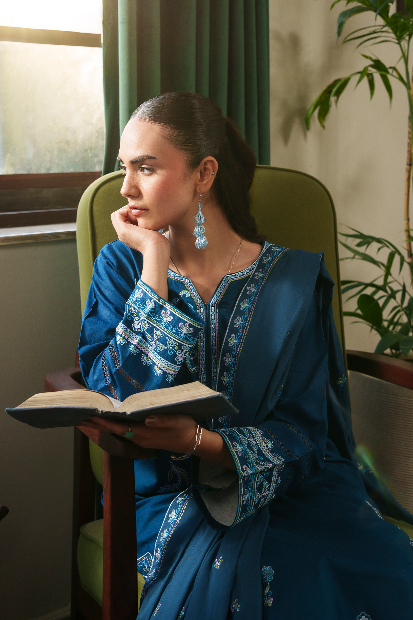 Pret Eid Edit RTW – Zareen