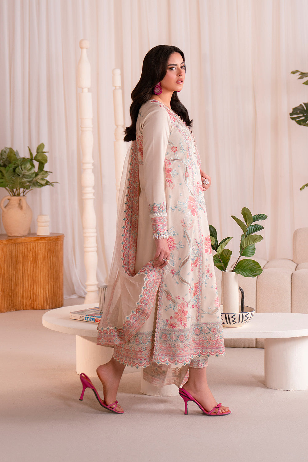 Bloom Poise Lawn Edit – MADELEINE - MSU0683