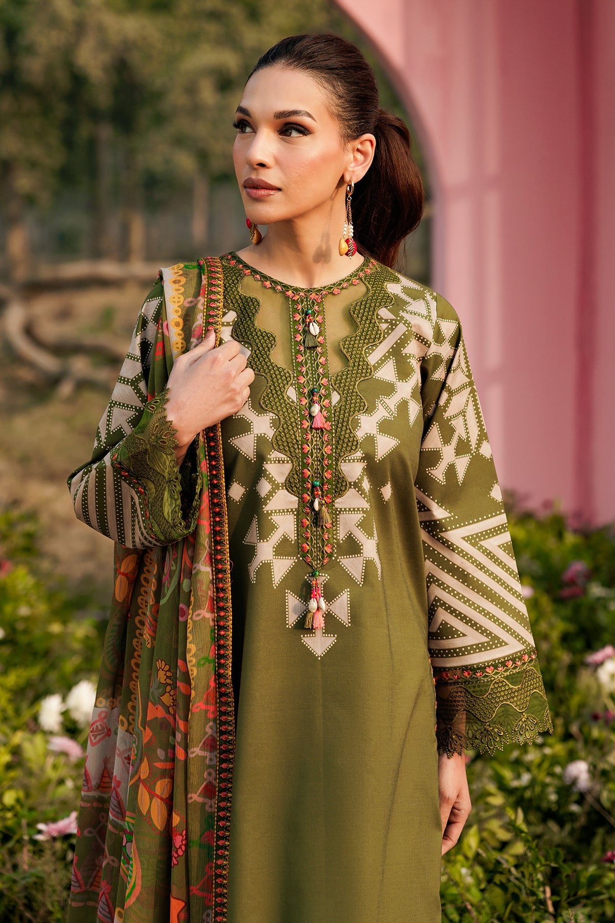 Rang-e-Bahar Lawn – CRB6-04