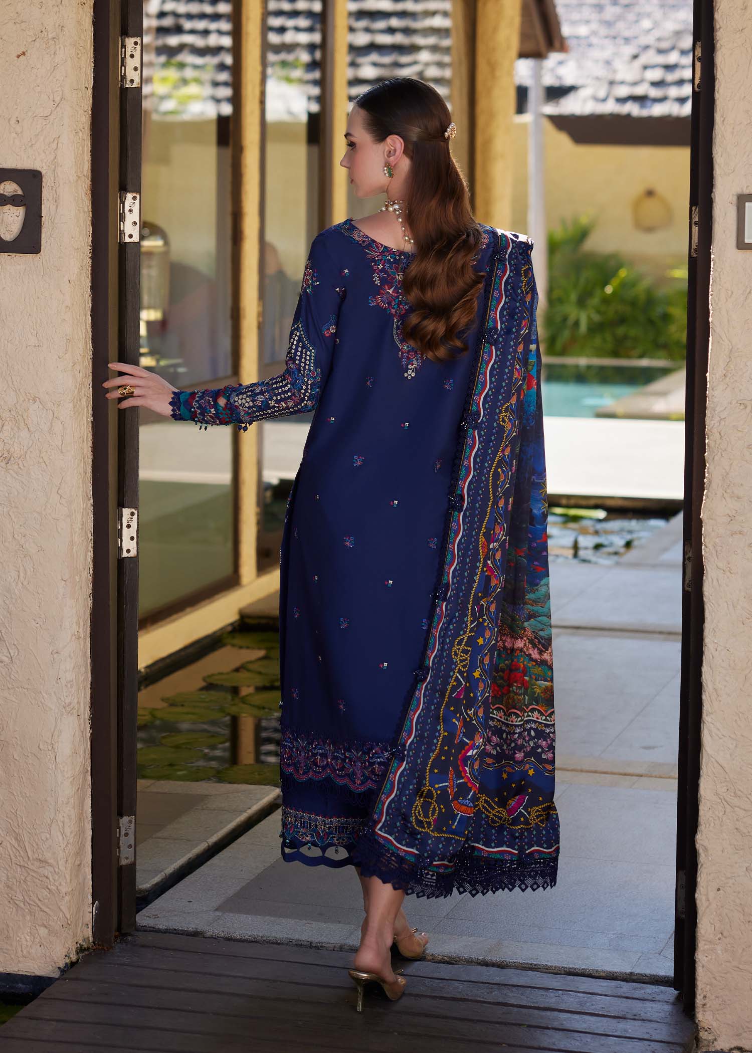 Ariya Luxury Lawn – Mehrin