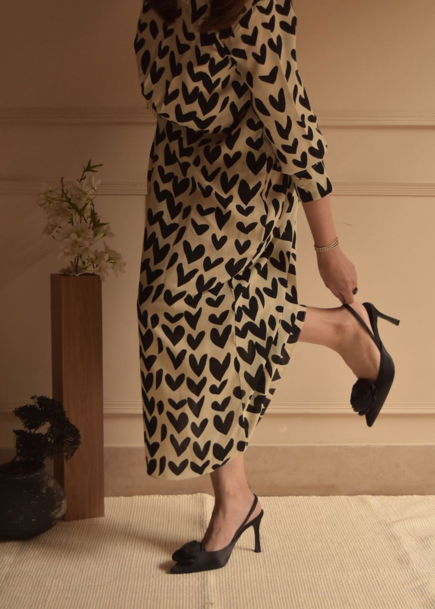 georgette Dress in Black, beige