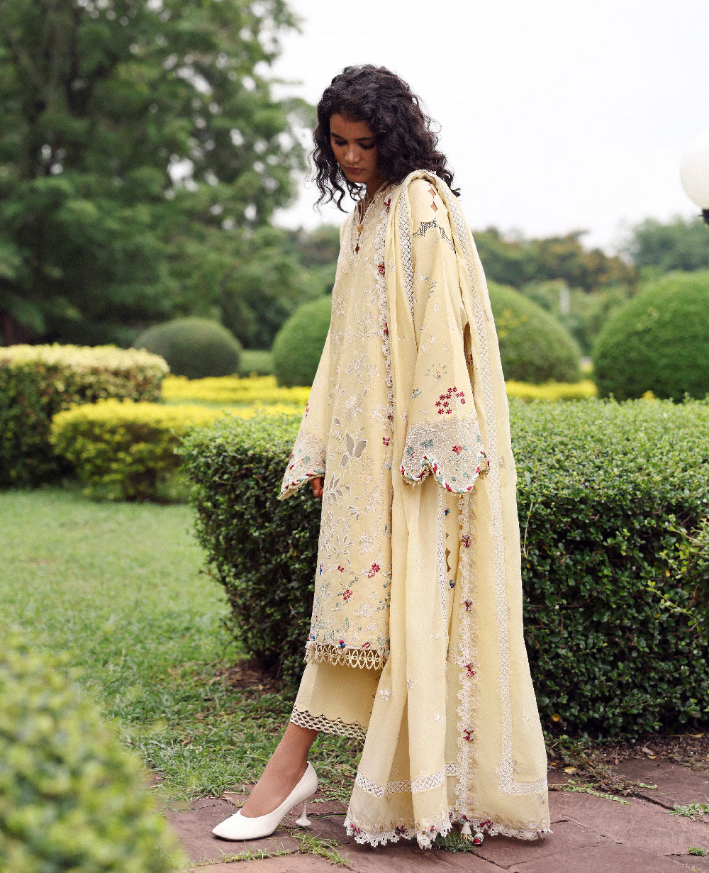 Lilas Lawn – Elaris
