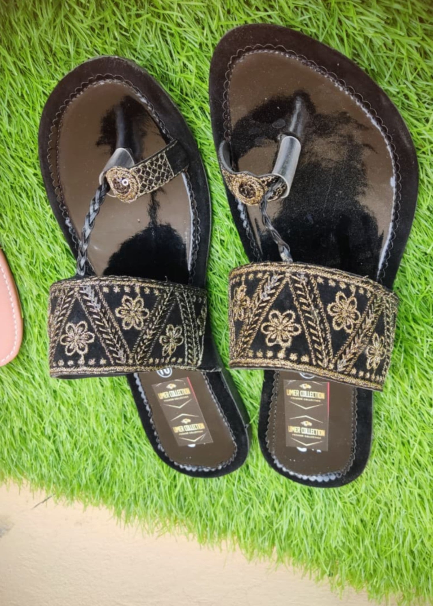 Kolapuri in Black by - High Quality Women Kolapuri AZC9589