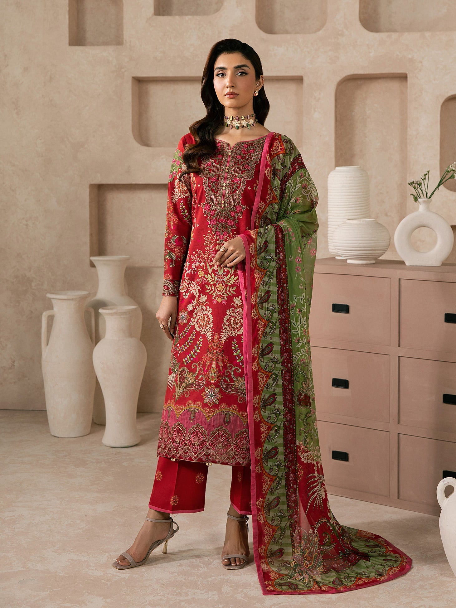 Syra Lawn – Nael