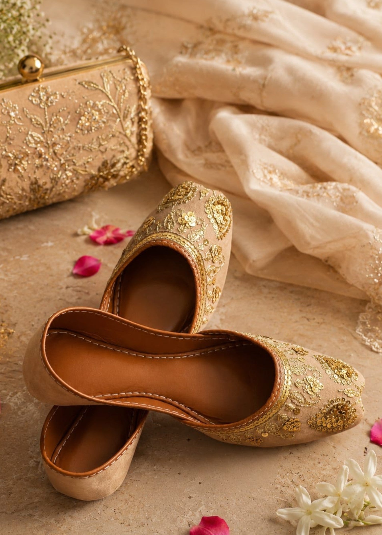 Khussa in Beige by - High Quality Women Khussa RRK8008