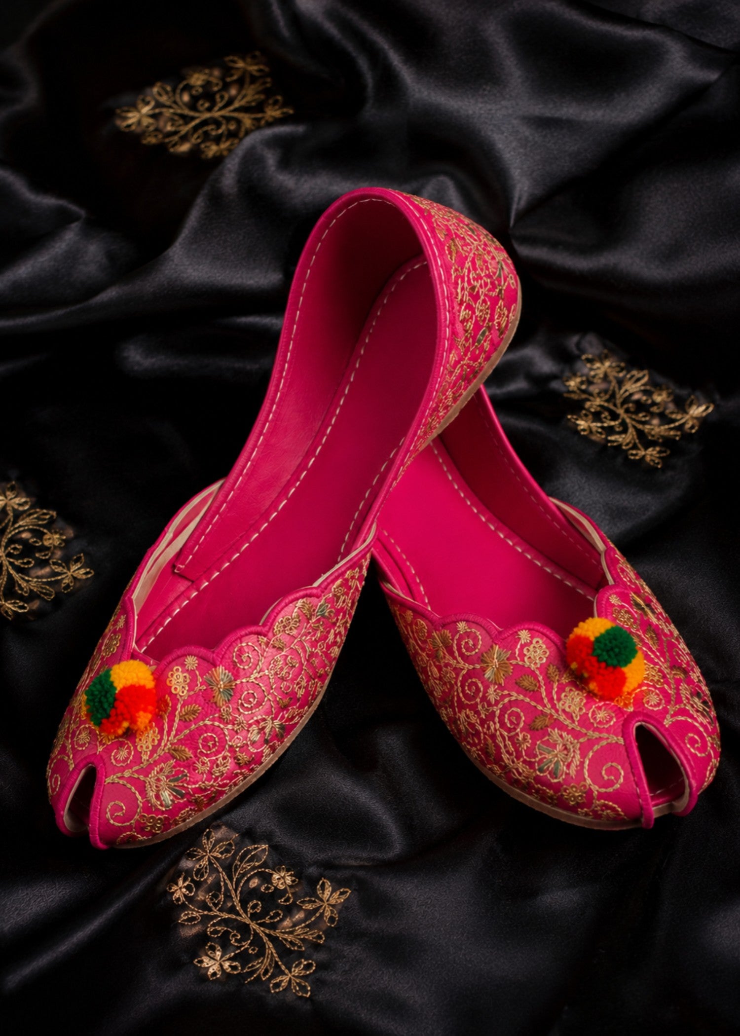 Khussa in Fuchsia pink by - High Quality Women Khussa TPV5742
