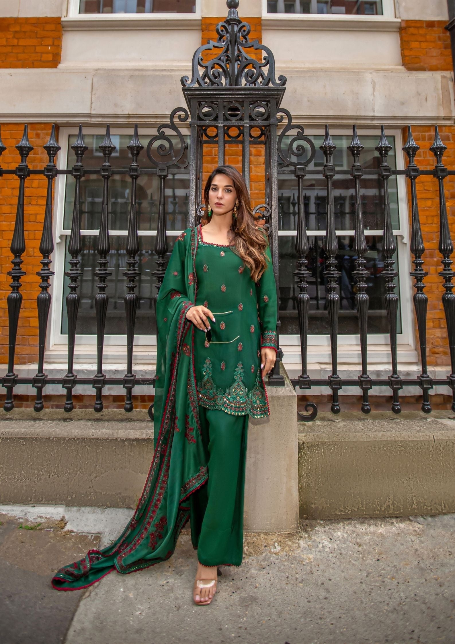 blended grip silk Kurta Set in Bottle green