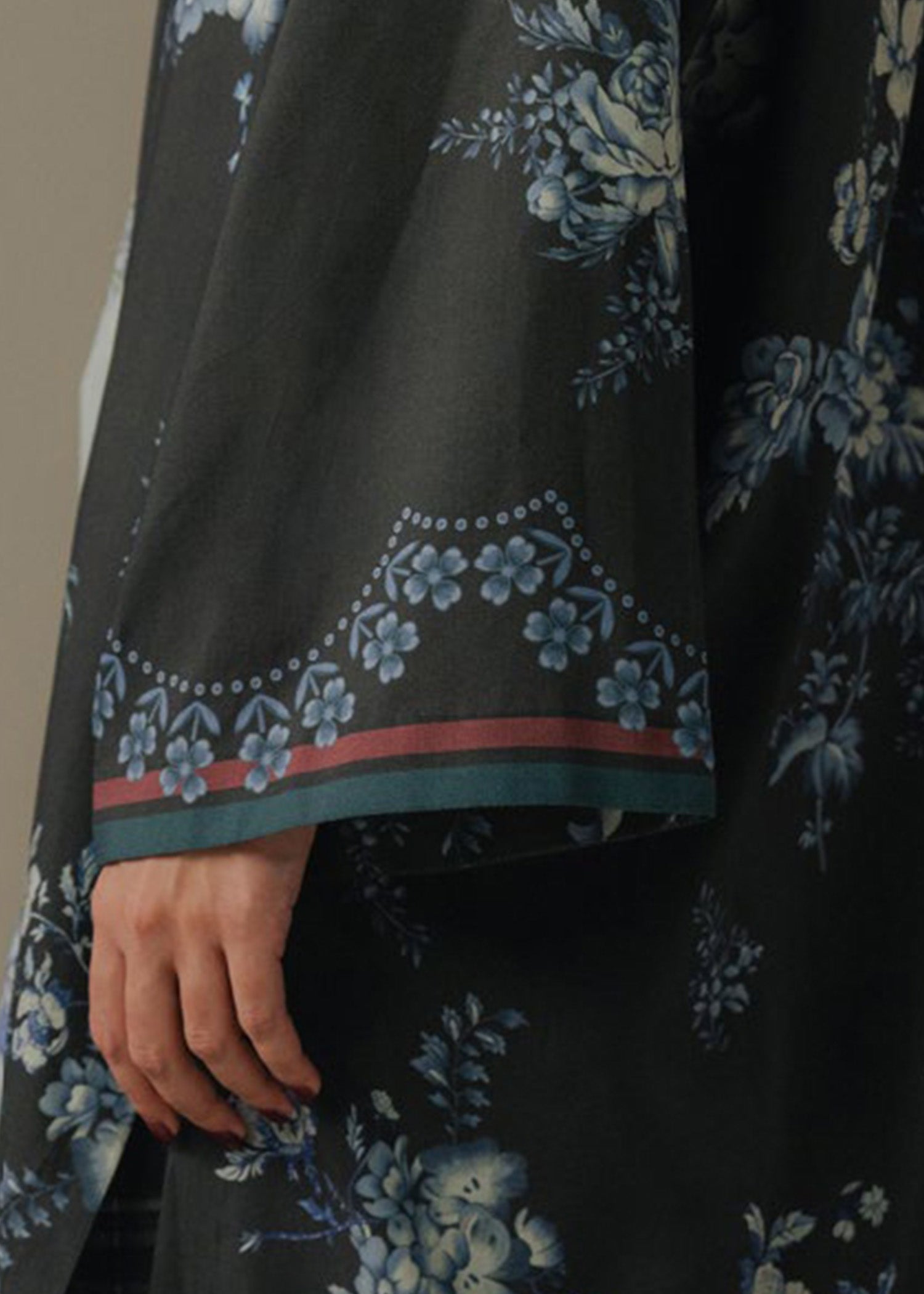 linen Unstitched in Black