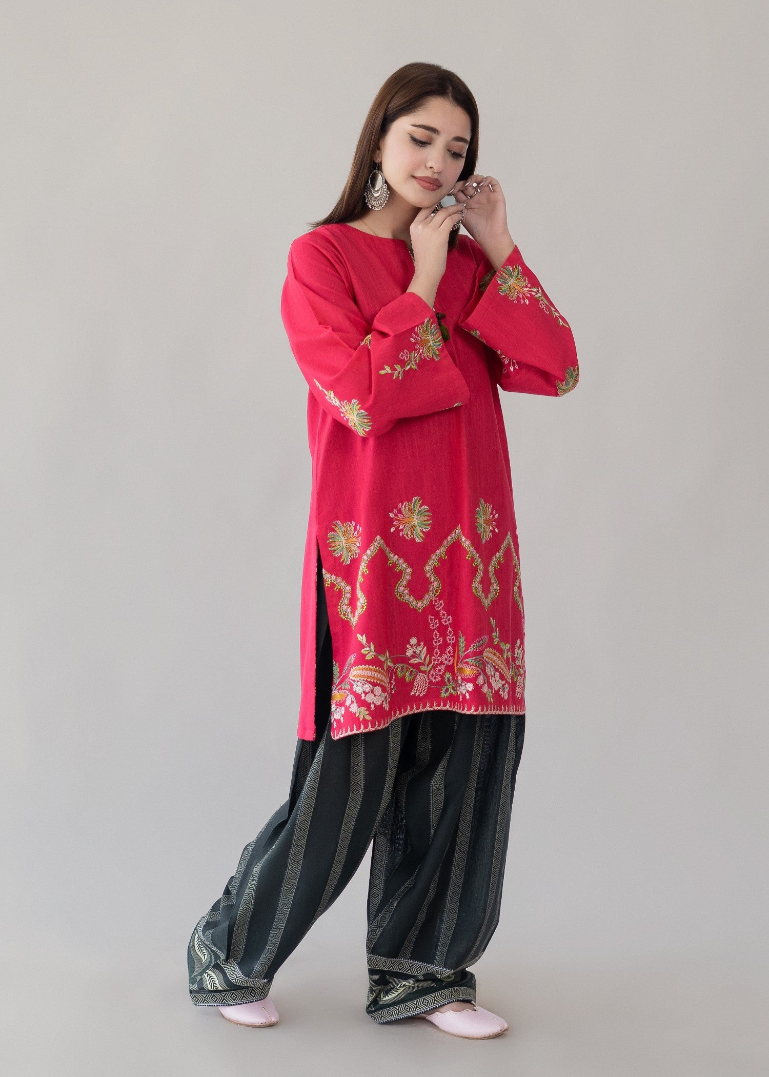 slub khaddar Kurta Set in Shocking pink