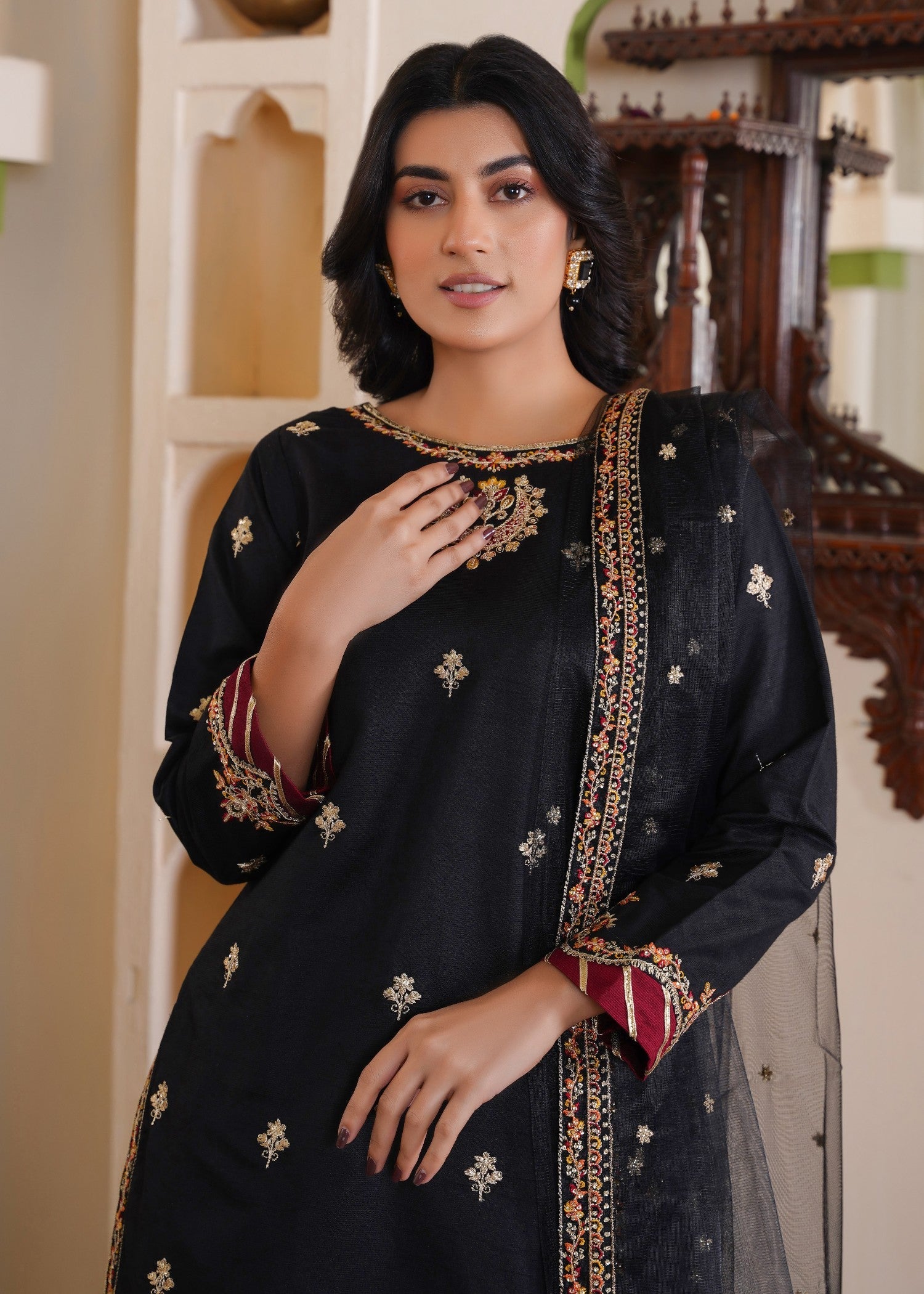 chambray Gharara in Black