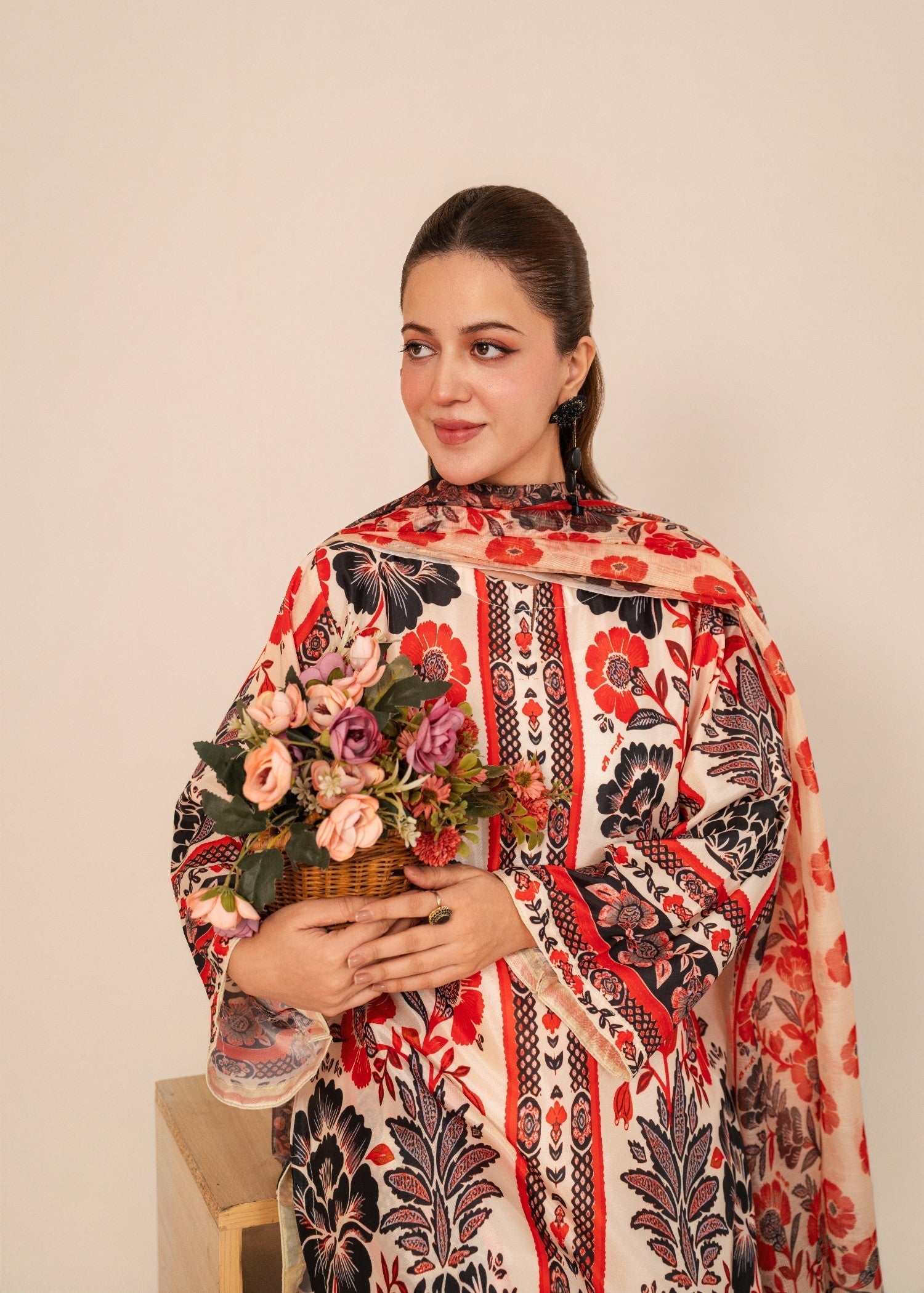 silk grip Kurta Set in Cream
