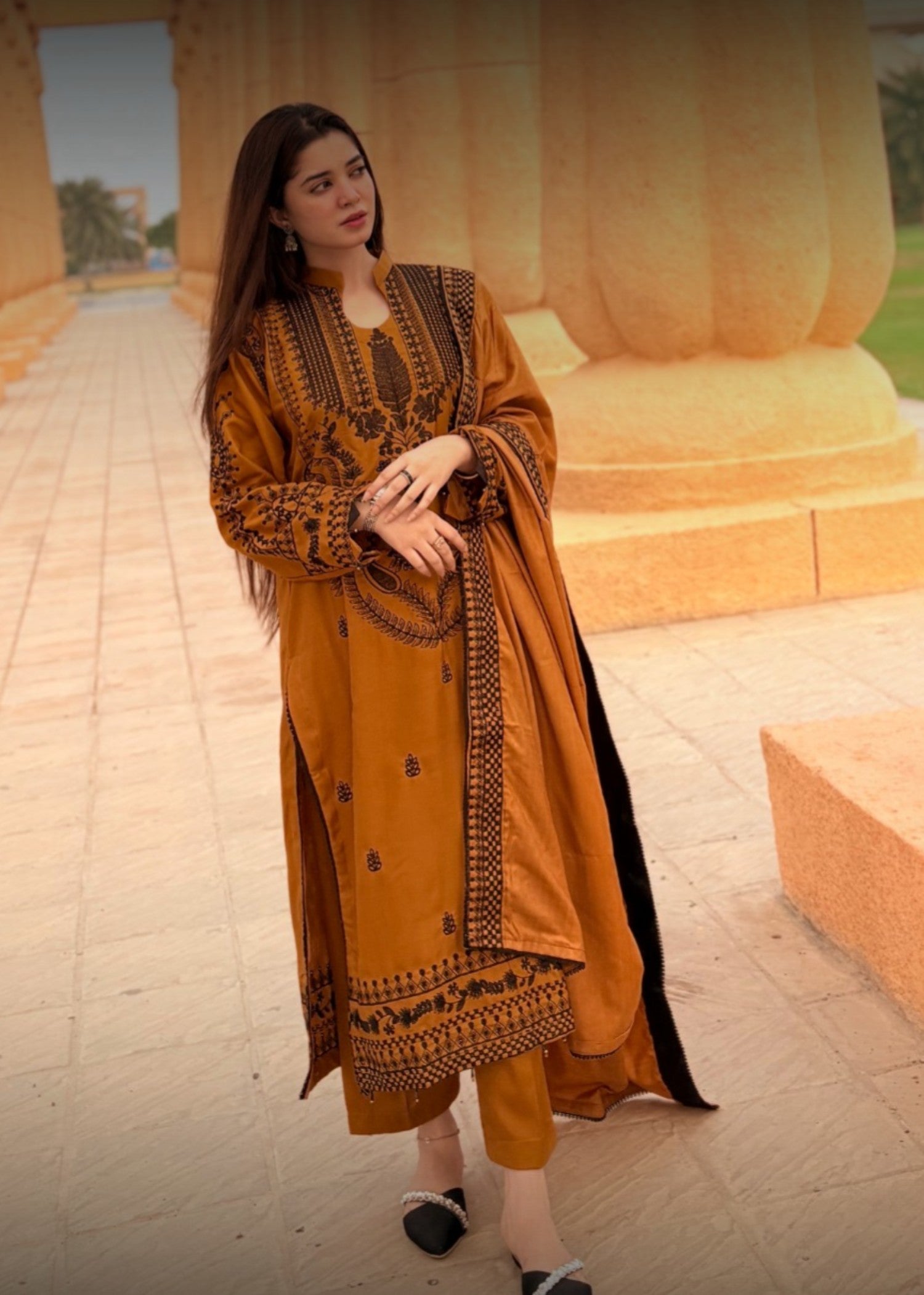 dhanak Kurta Set in Hazelwood brown