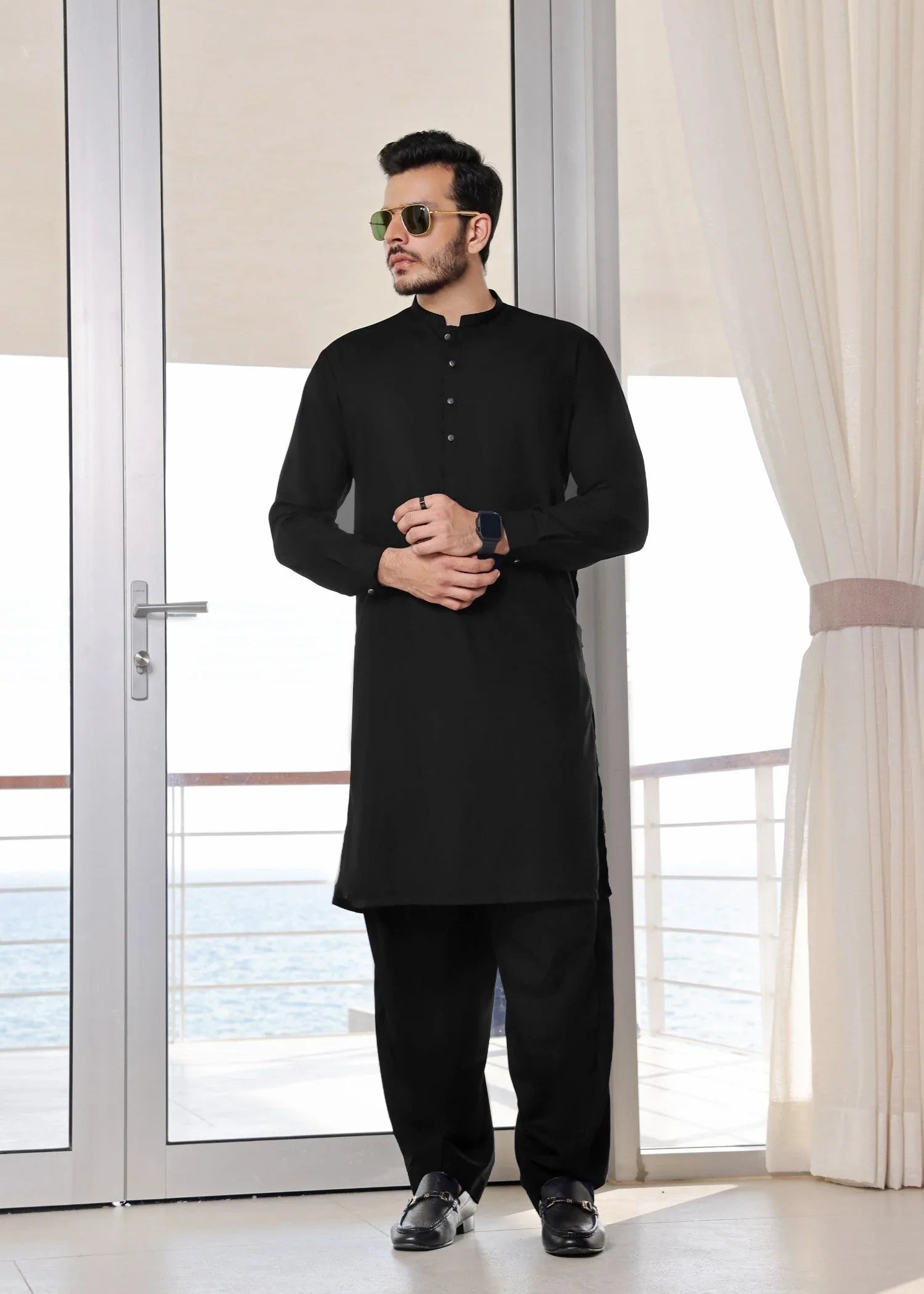wash & wear Waistcoat in Black by The Great Masters (TGM)