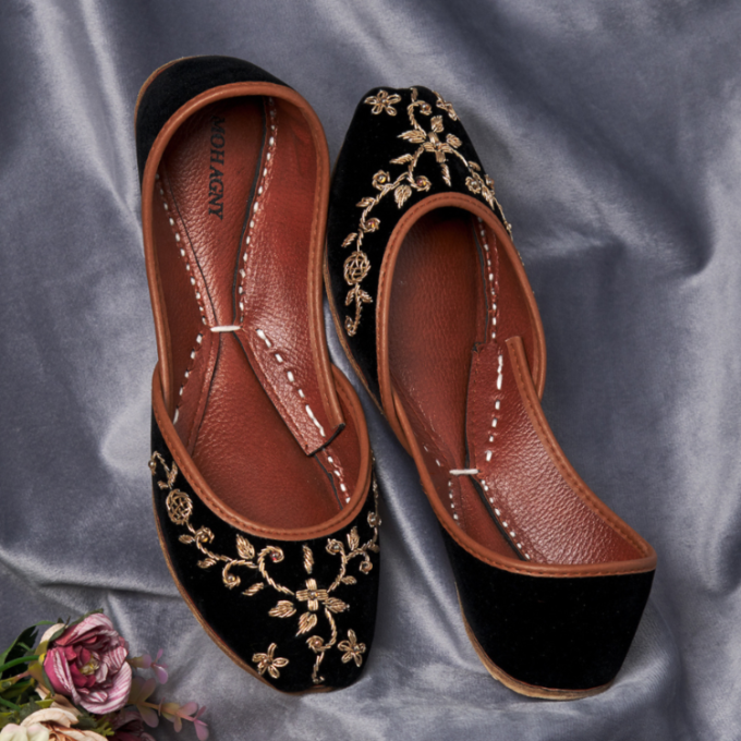 Khussa in Black by - High Quality Women Khussa TID9964