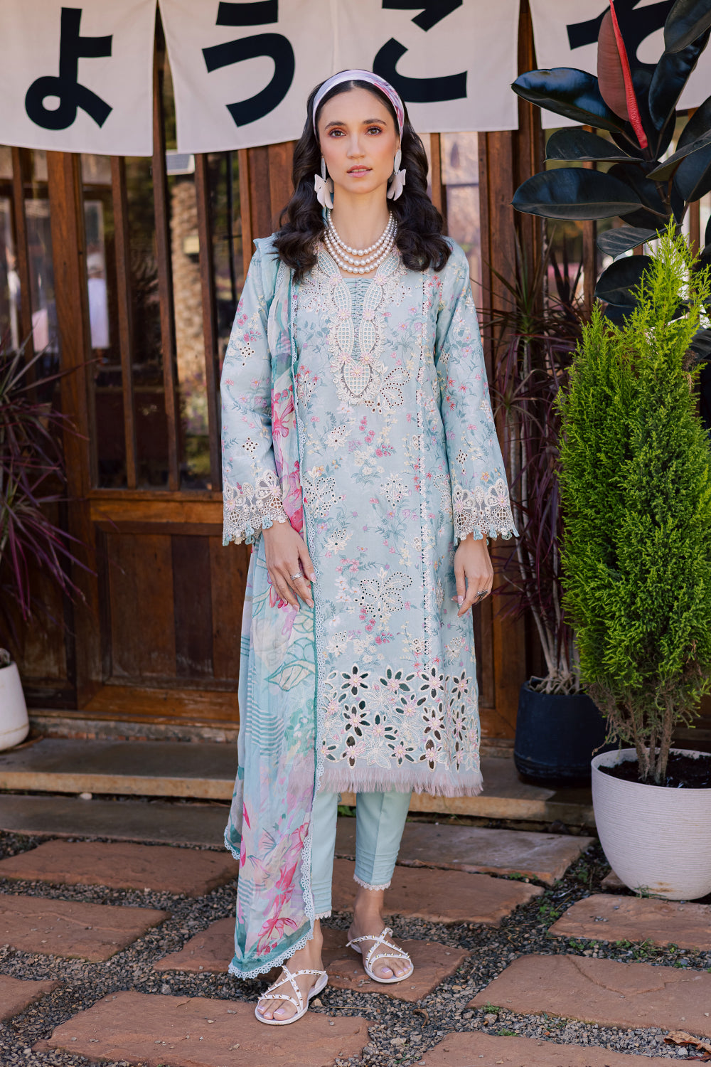 Shezlin Chikankari Eid Edit Lawn – ZARMINAH (AV-01)