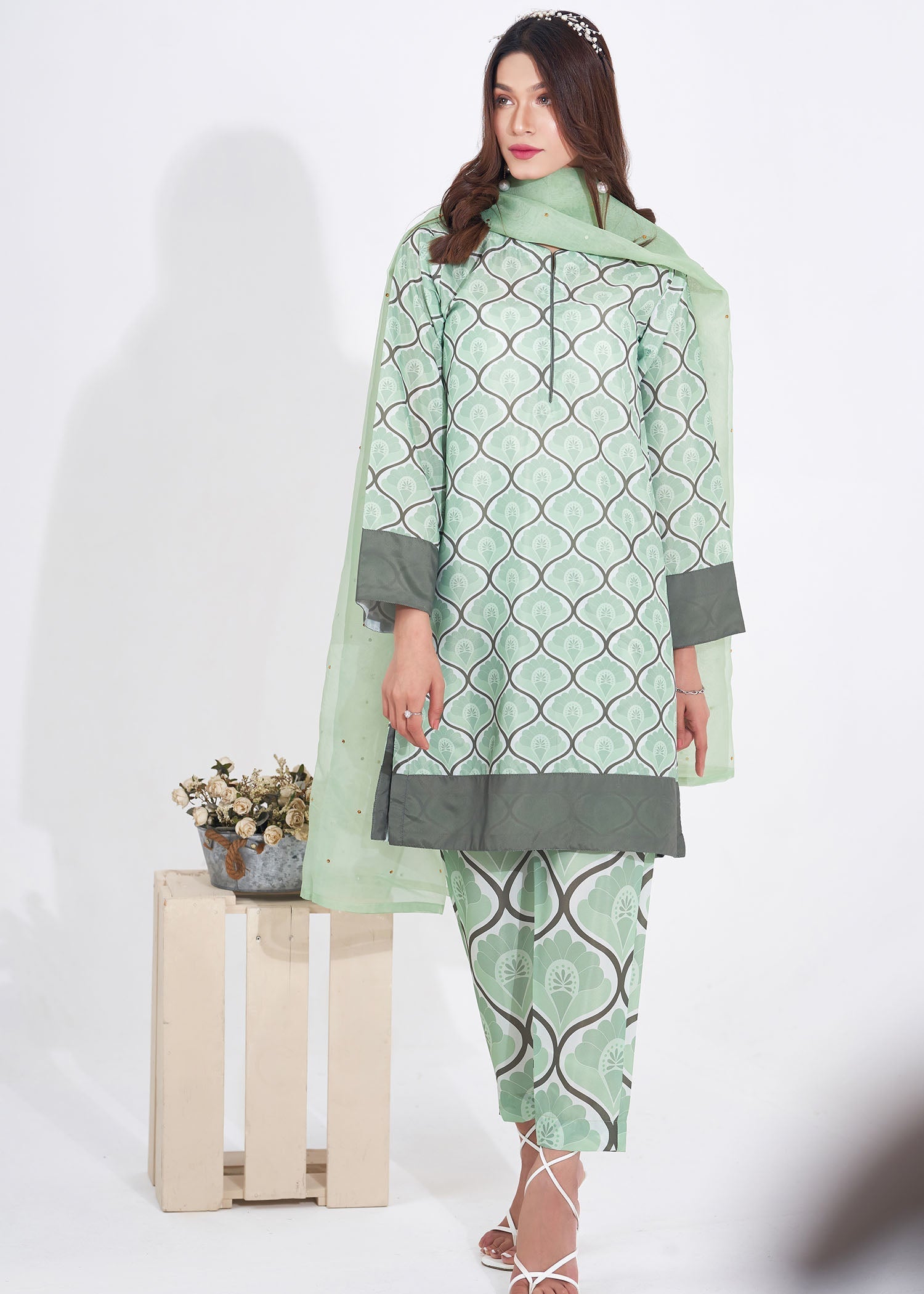 crepe Kurta Set in Green