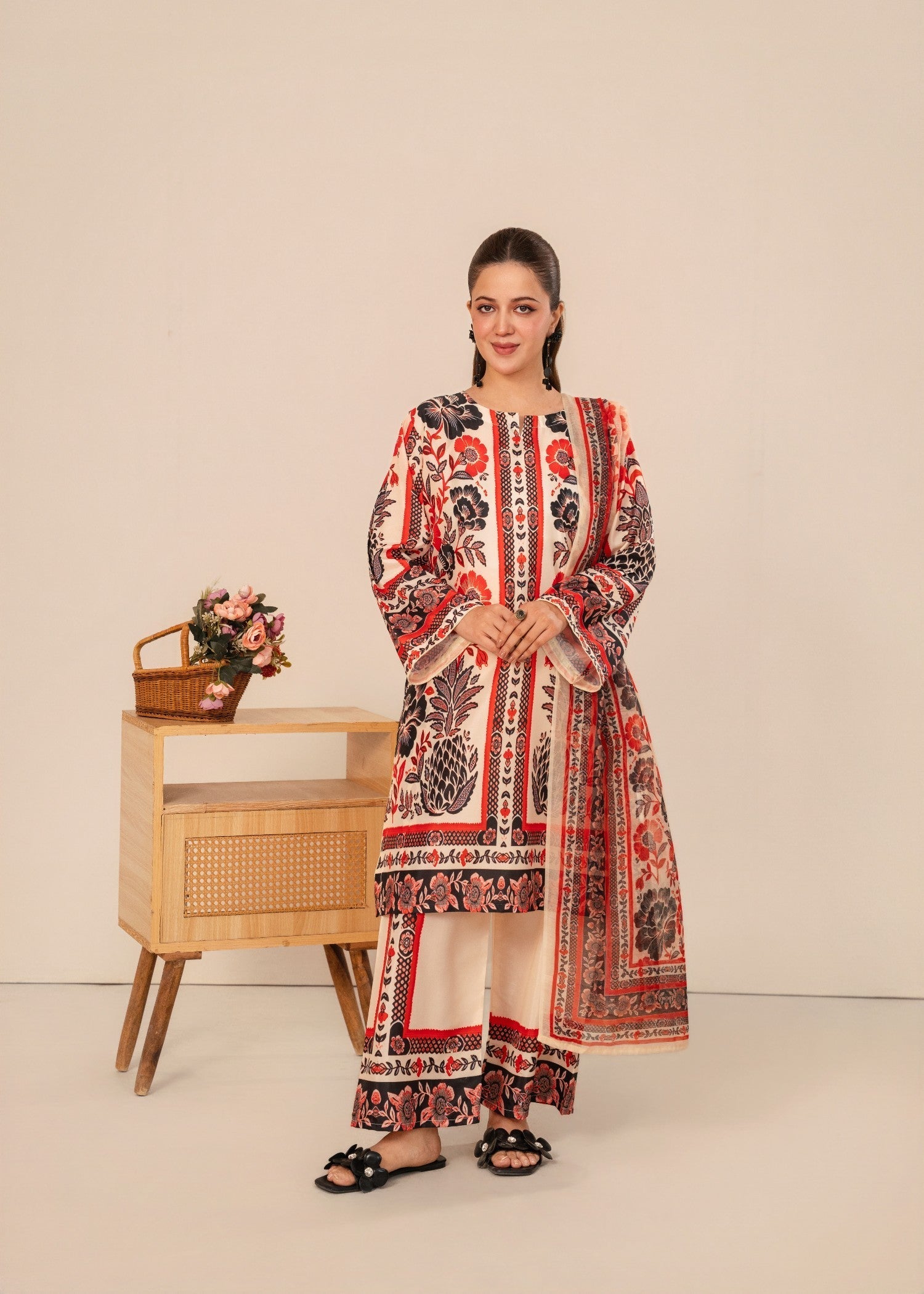 silk grip Kurta Set in Cream