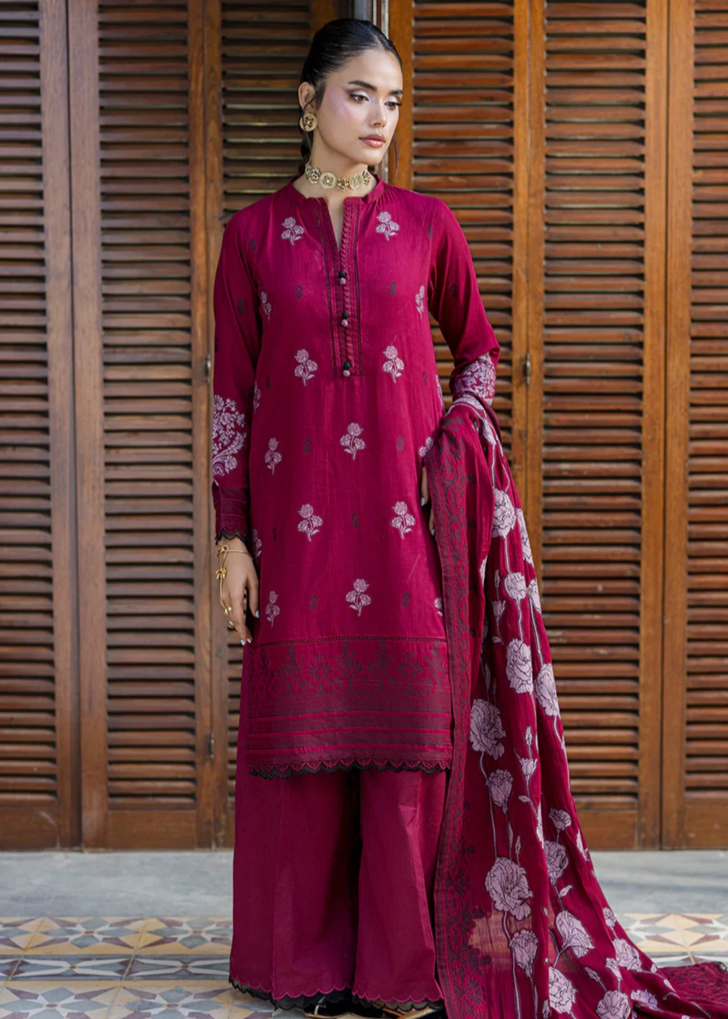 jacquard Unstitched in Burgundy