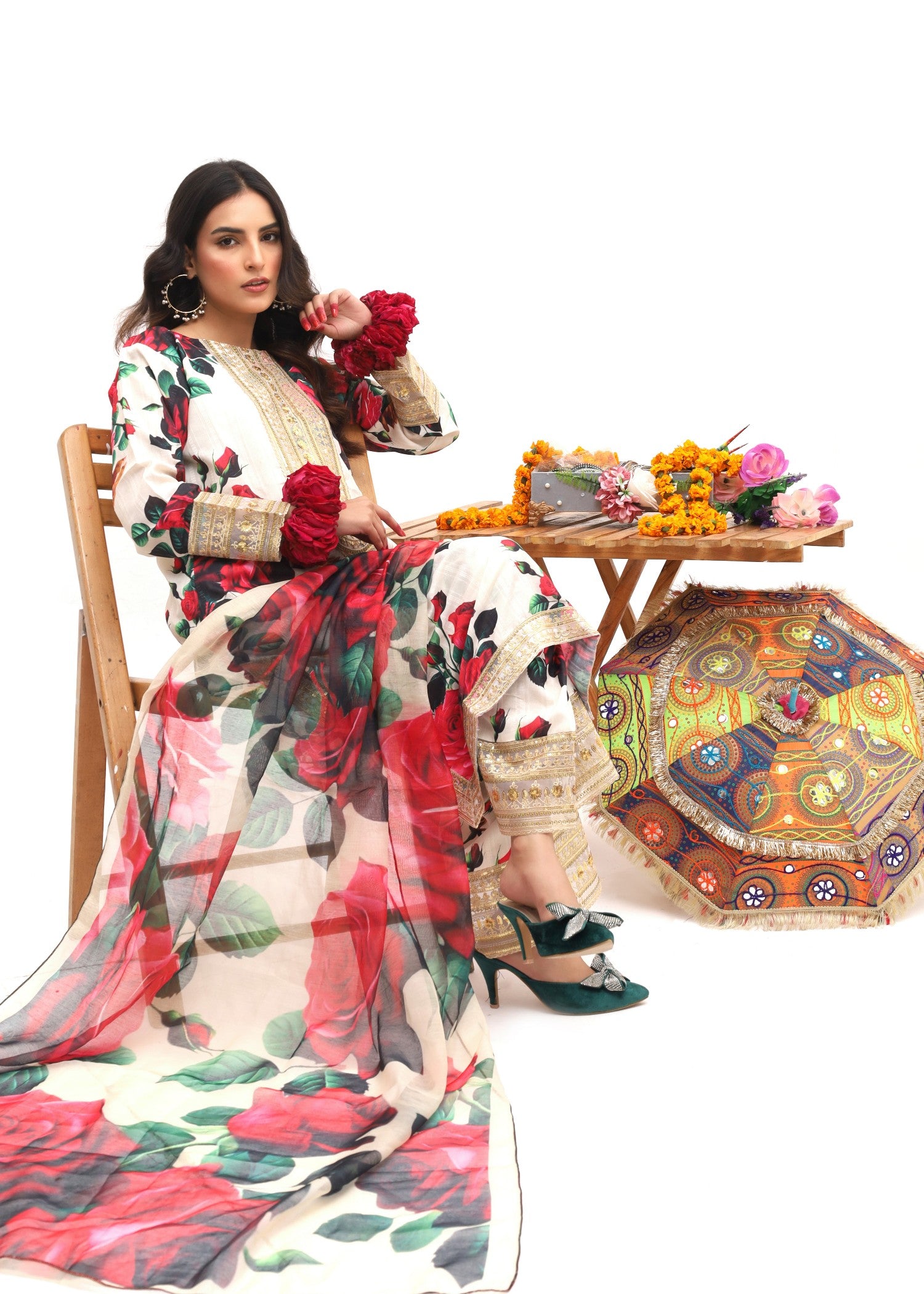 textured lawn Kurta Set in White, multi