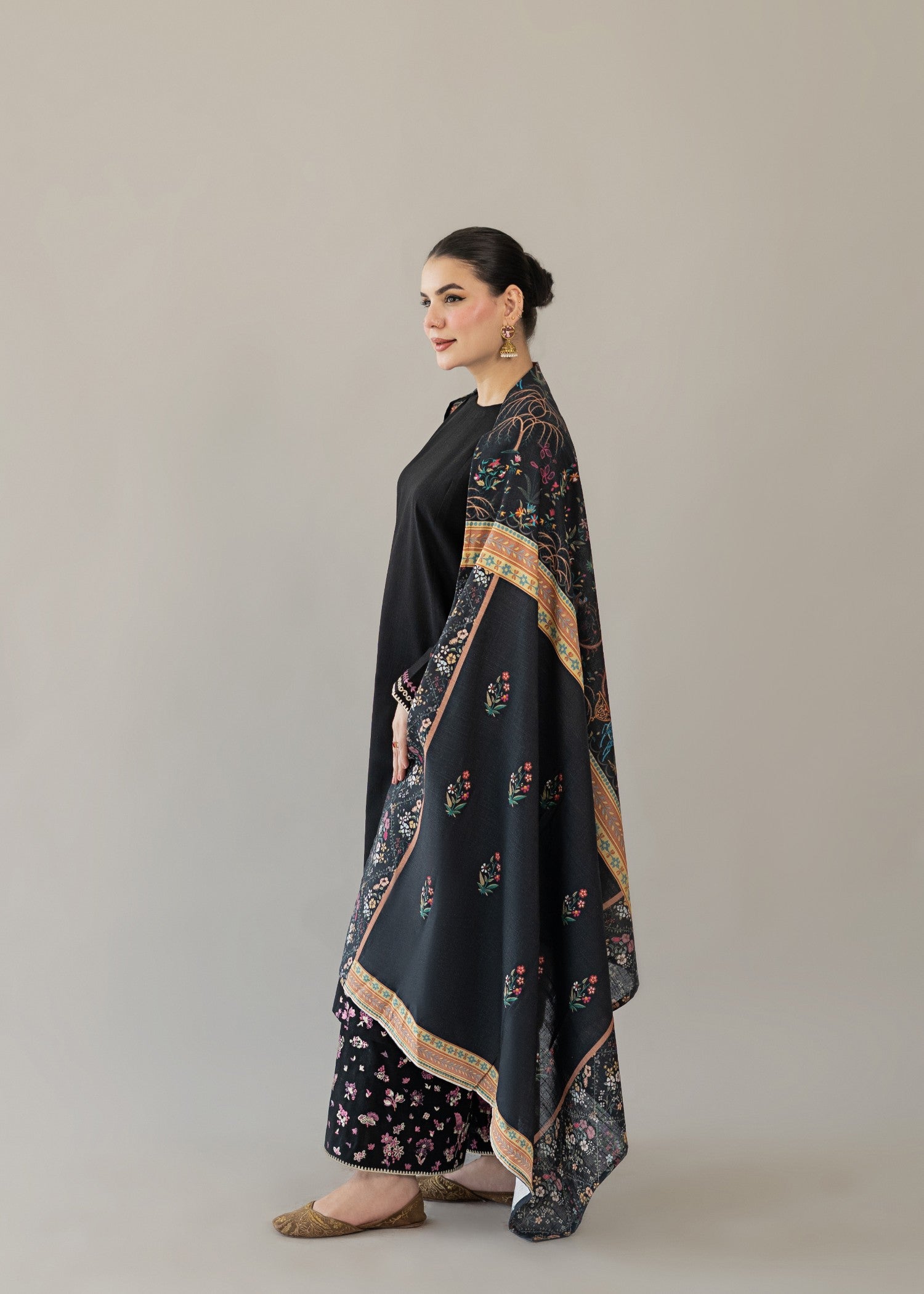 slub khaddar Kurta Set in Black