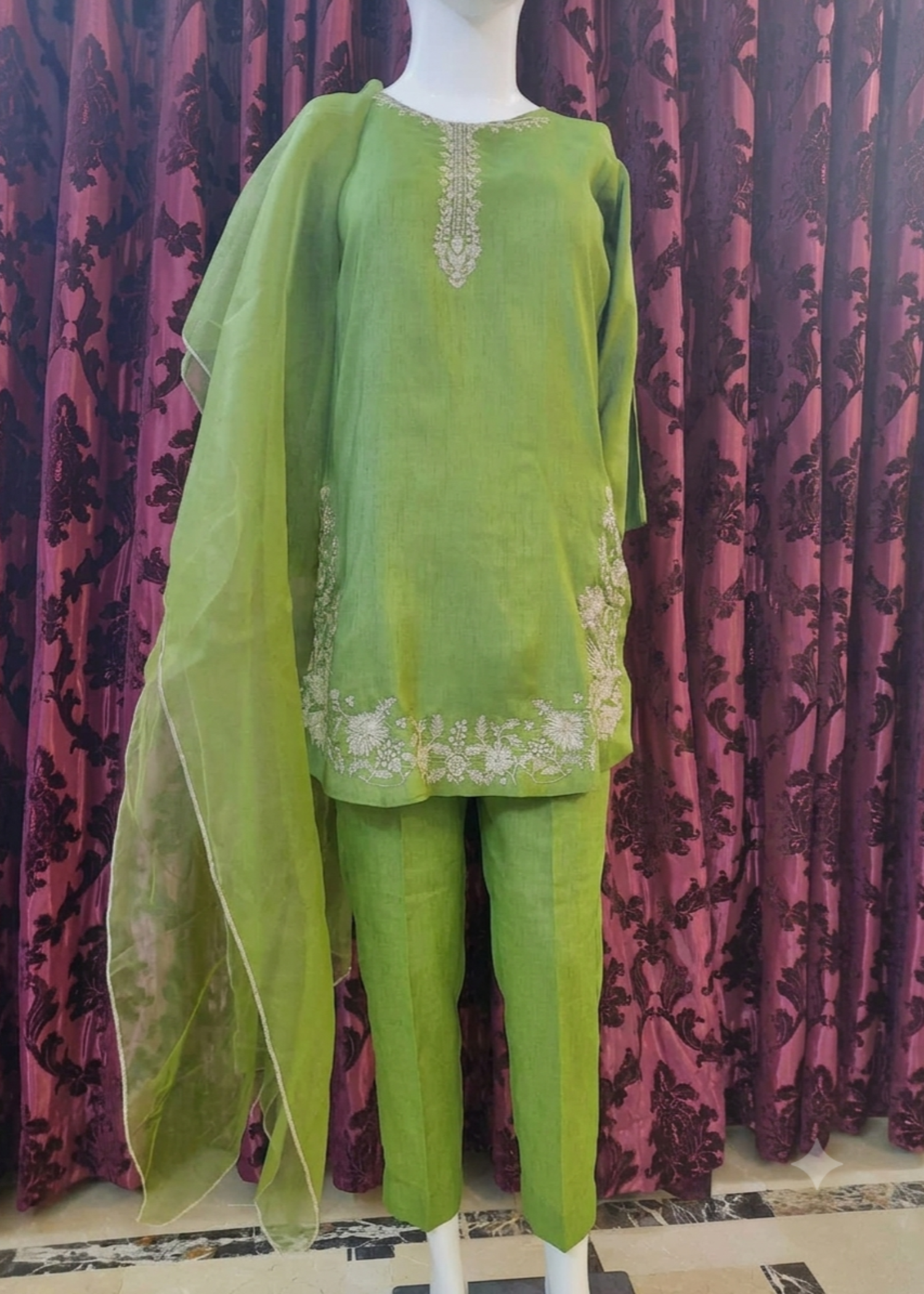 blended grip silk Unstitched in Hunter green, olive green