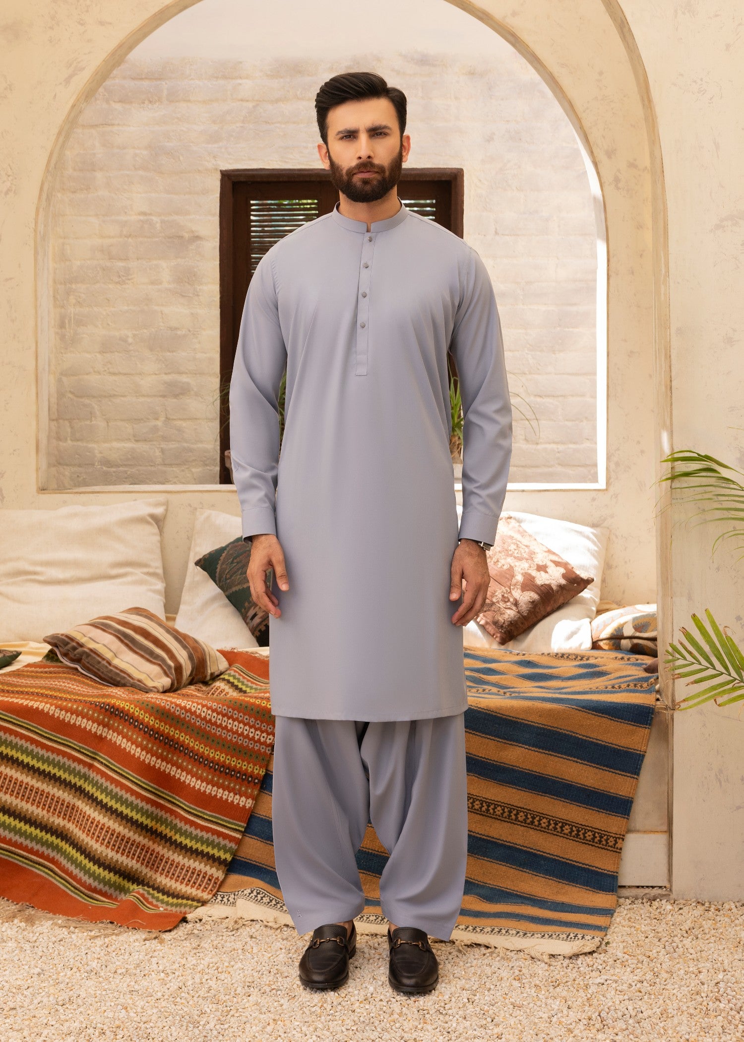 wash & wear Shalwar Kameez in Pastel grey
