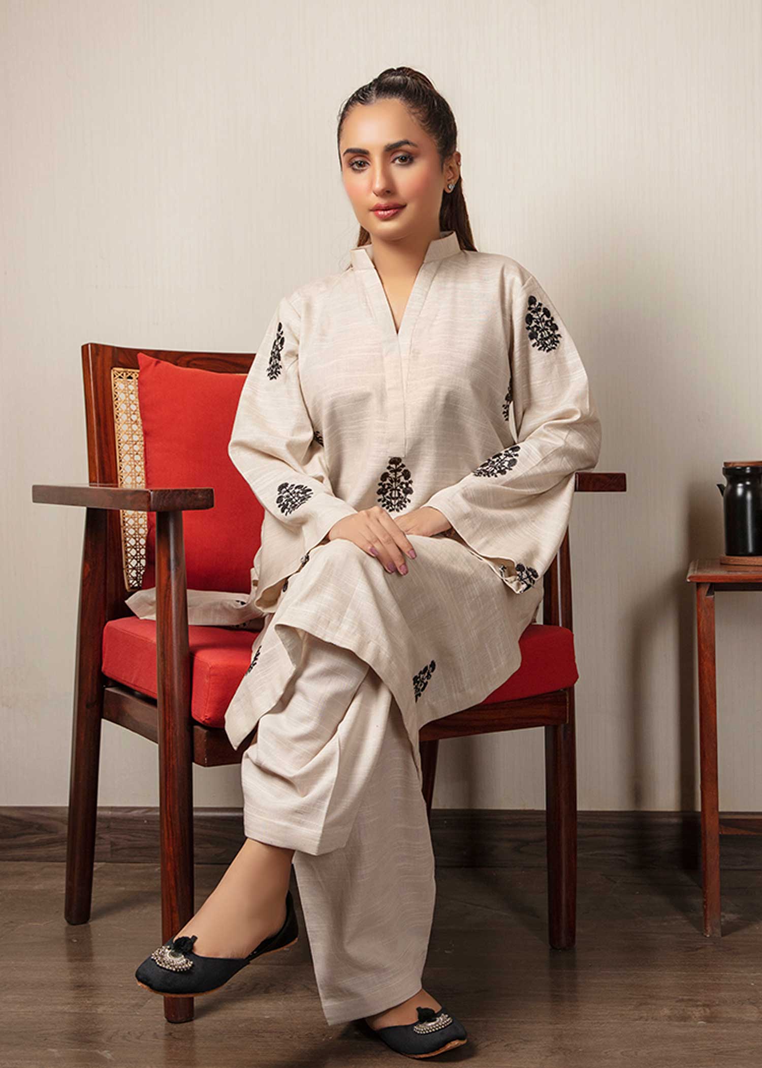 khaddar Kurta Set in Off-white