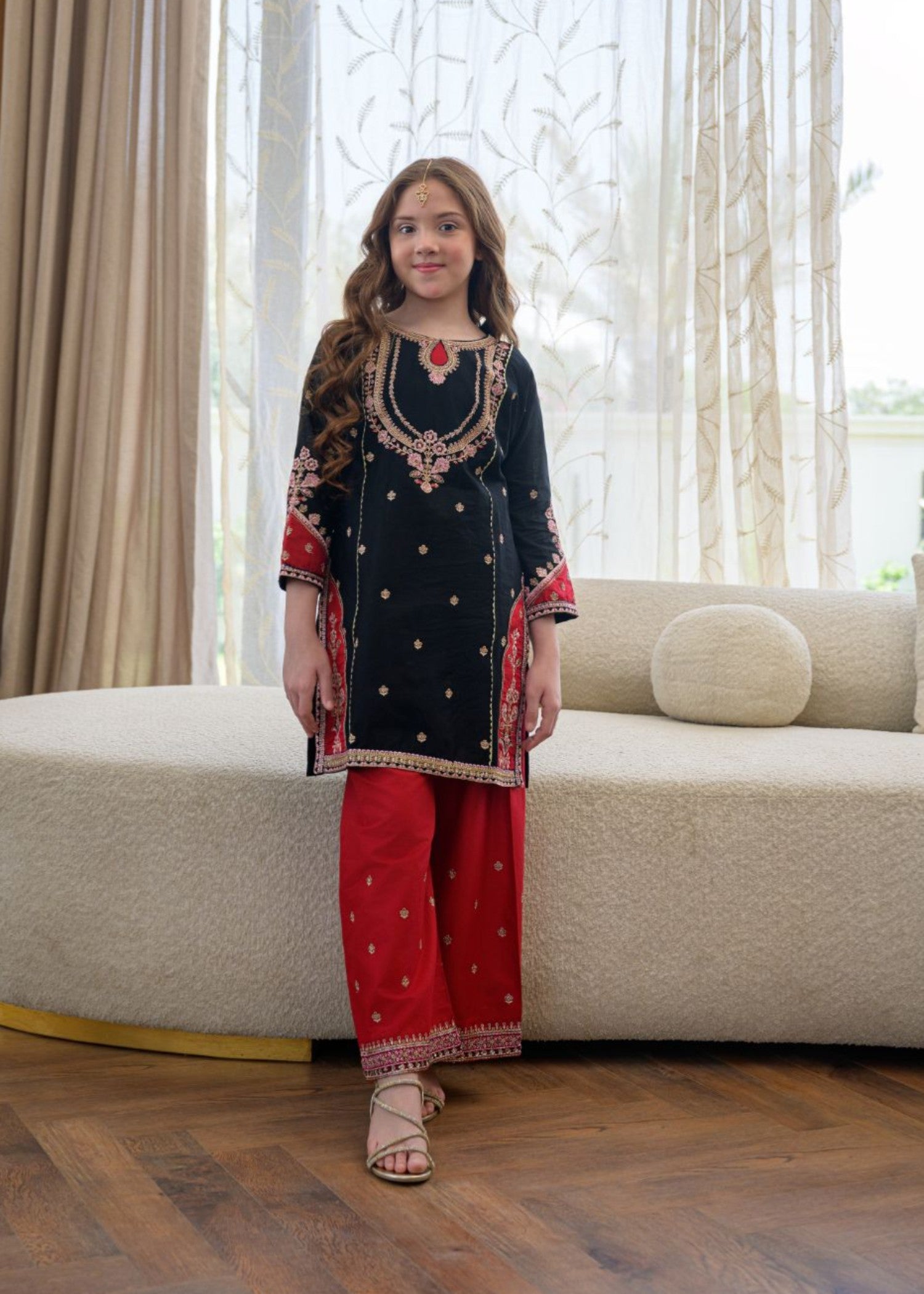 lawn Kurta Set in Black, red