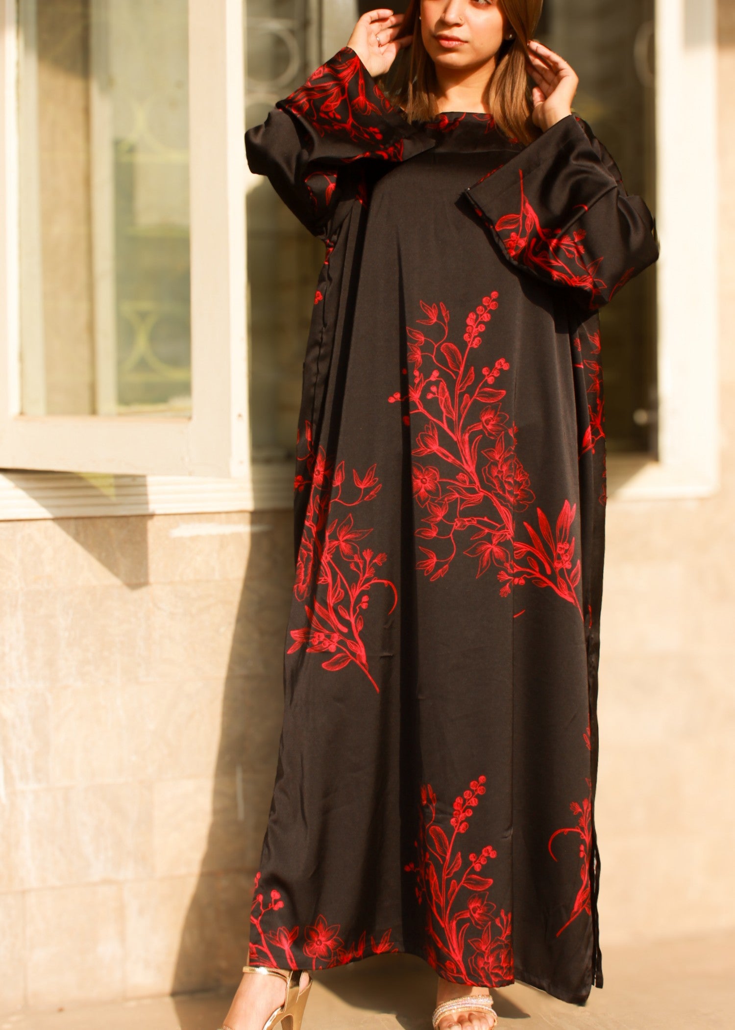 silk Kaftan in Black, red