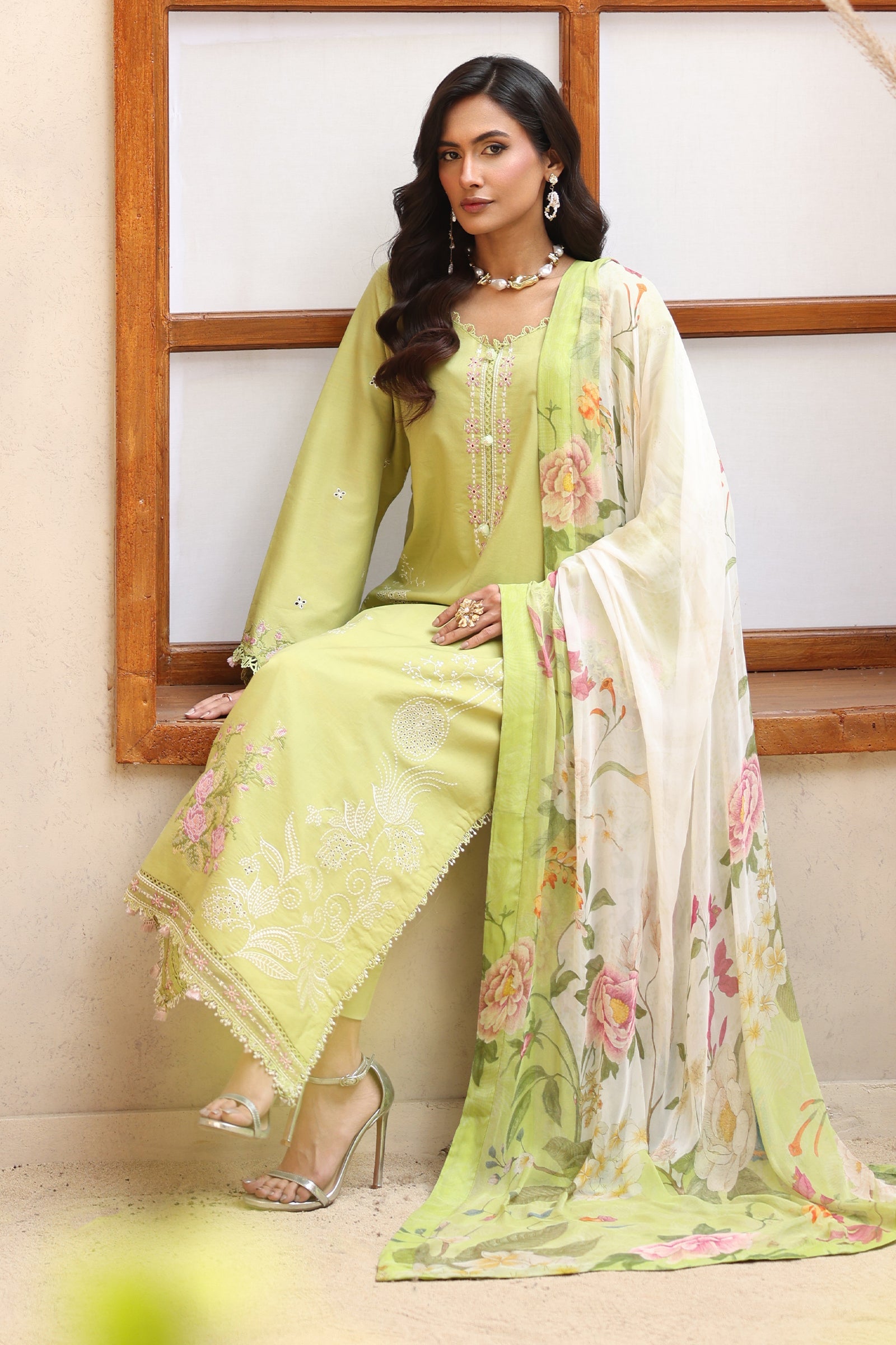 Raaya Rameen Lawn – DAISY