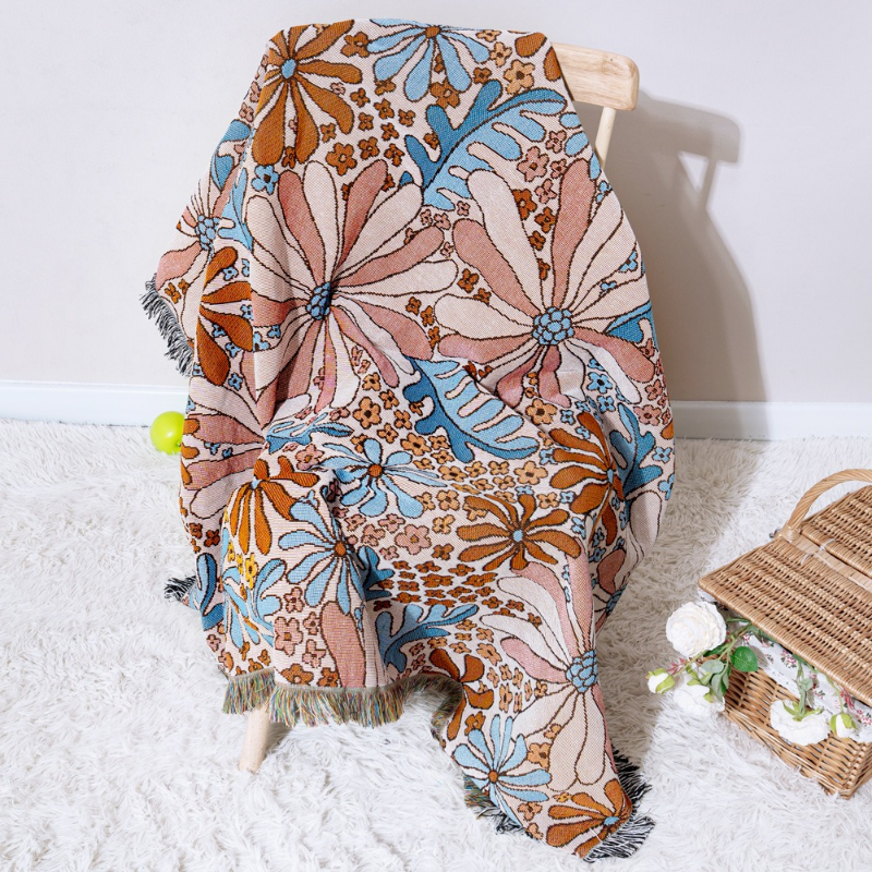 Vintage Floral Jacquard Throw Blanket for Versatile Comfort