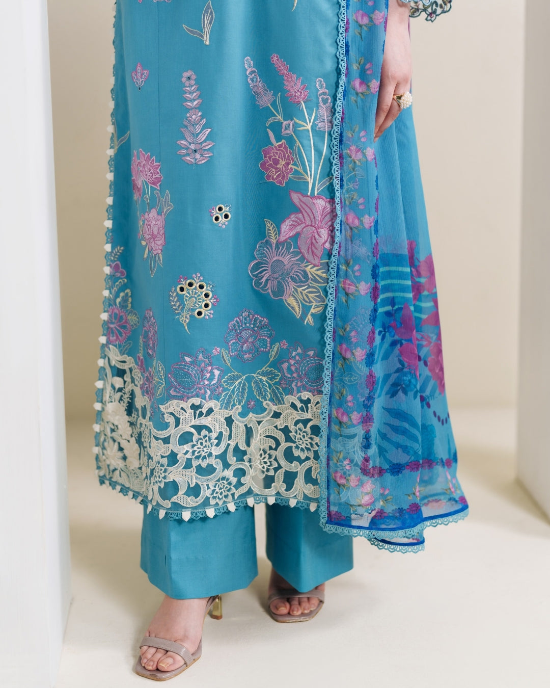 Whispers of Summer Luxury Lawn – SKYLA