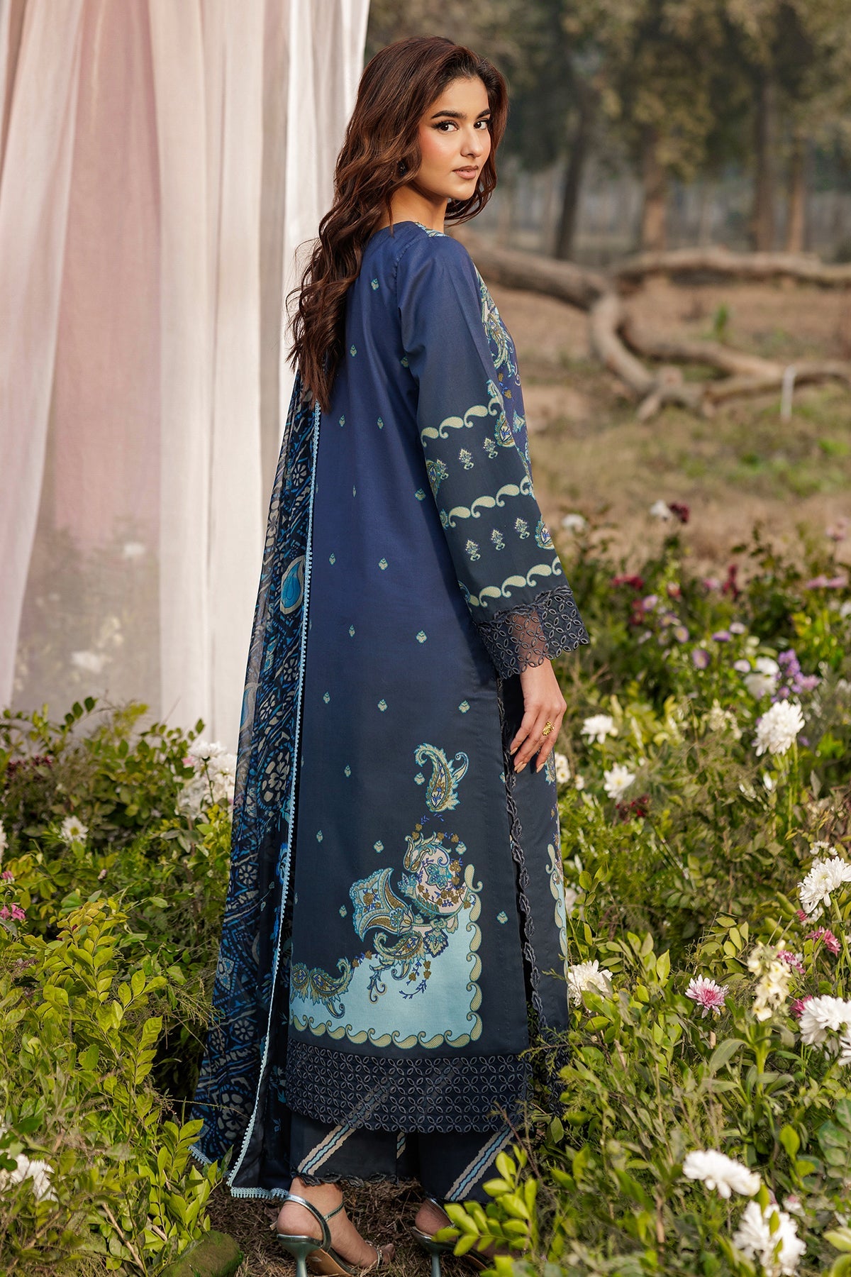 Rang-e-Bahar Lawn – CRB6-03