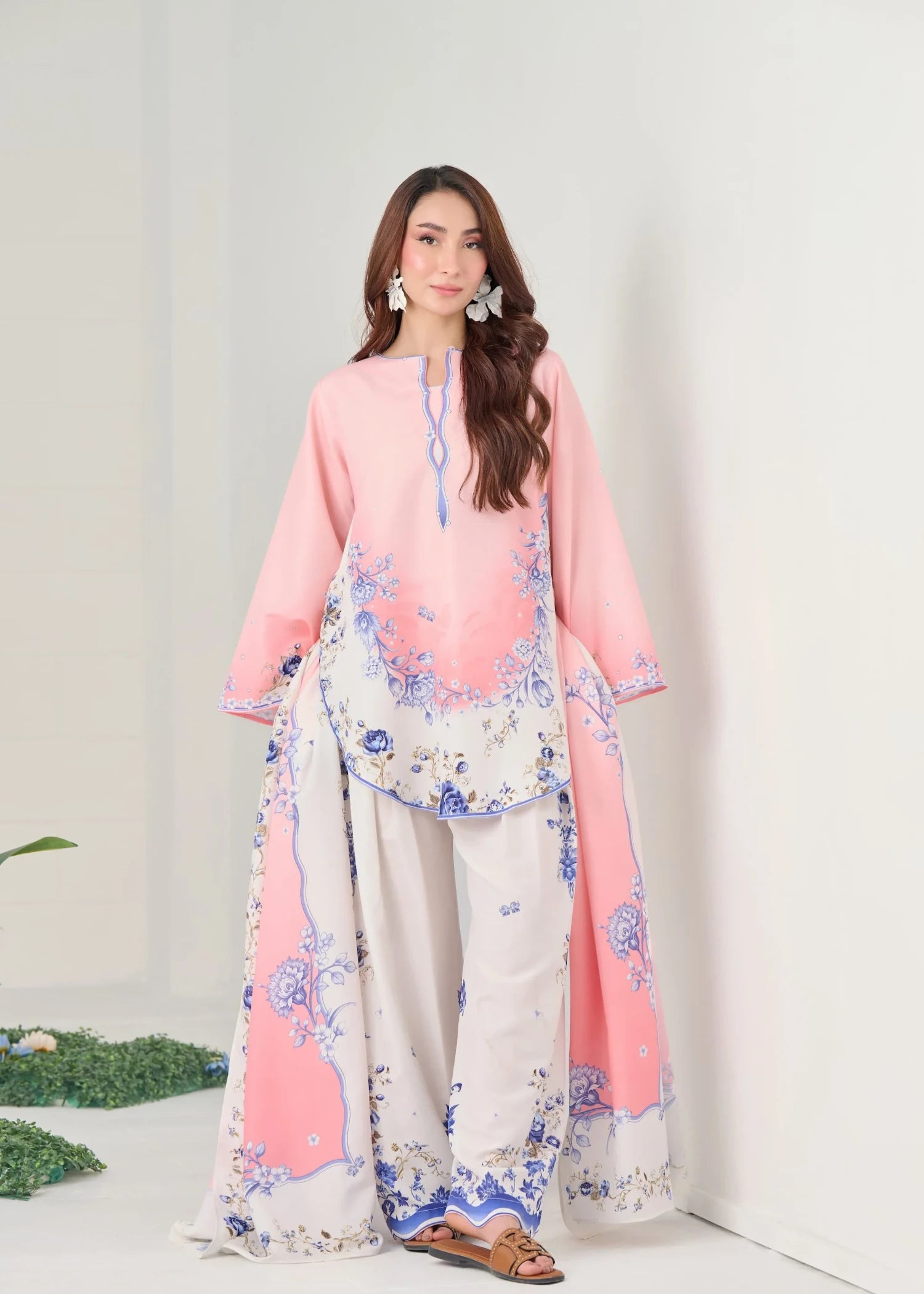 raw silk Kurta Set in White, pink