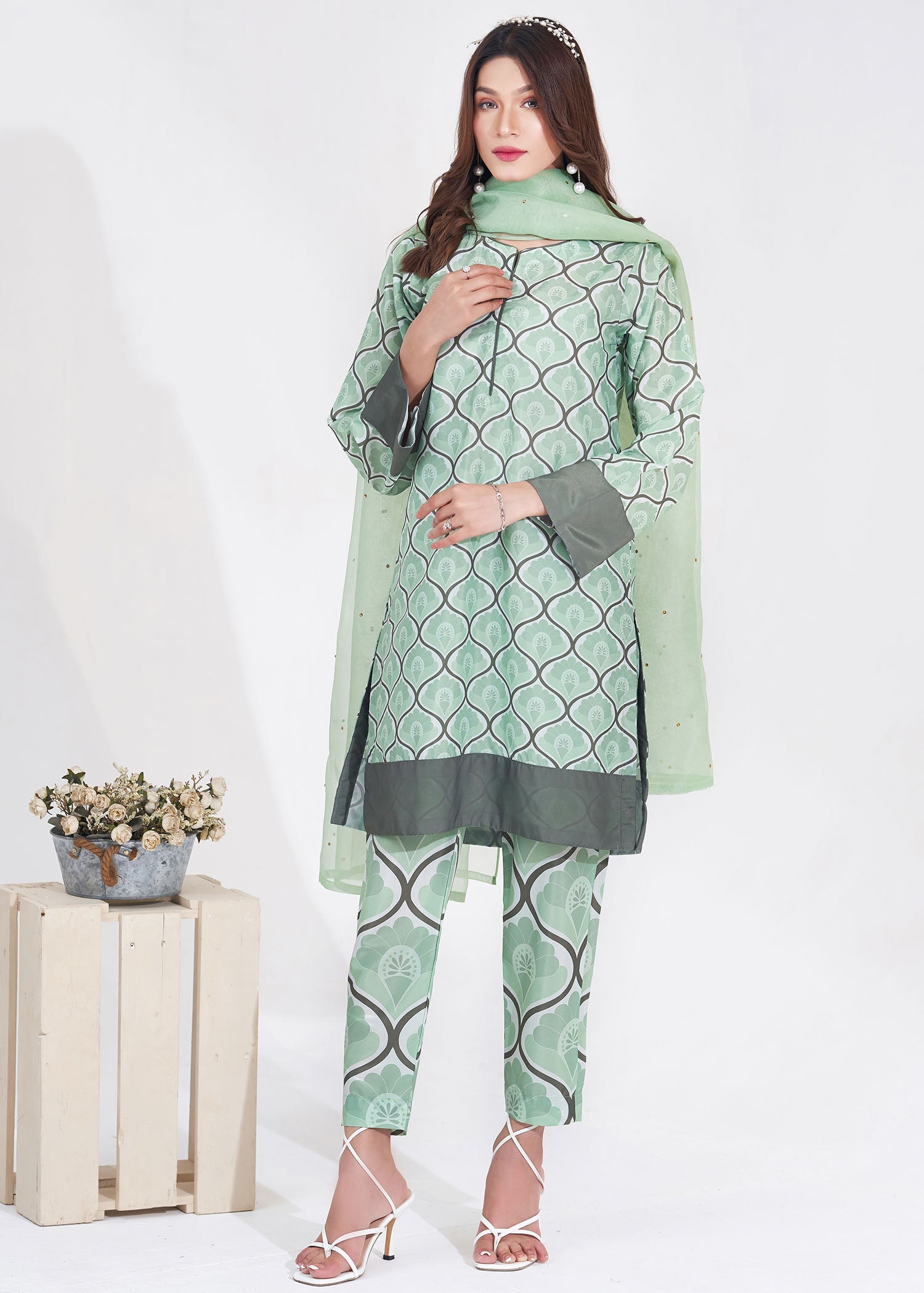 crepe Kurta Set in Green