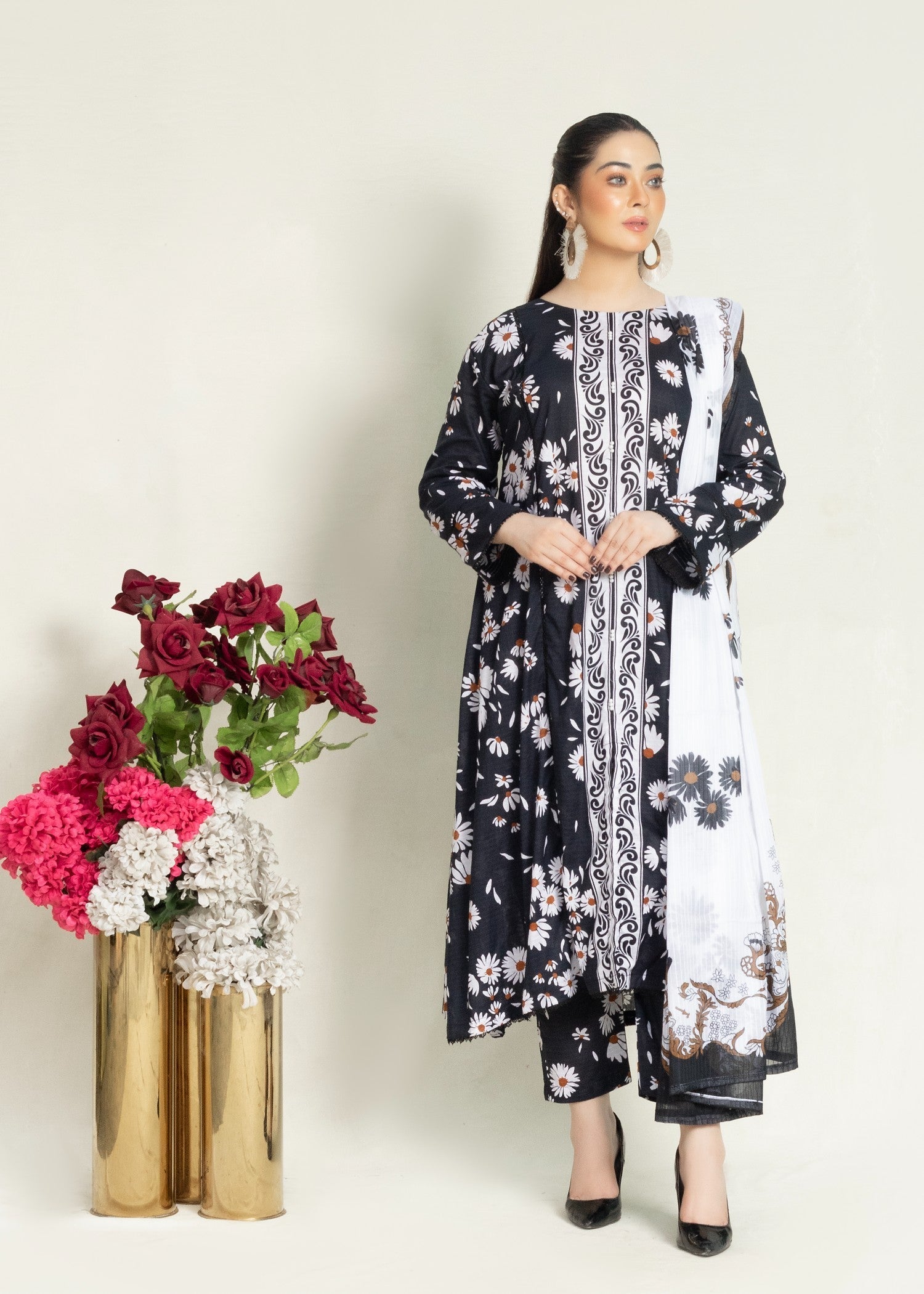 ribbed lawn Pishwas in Black