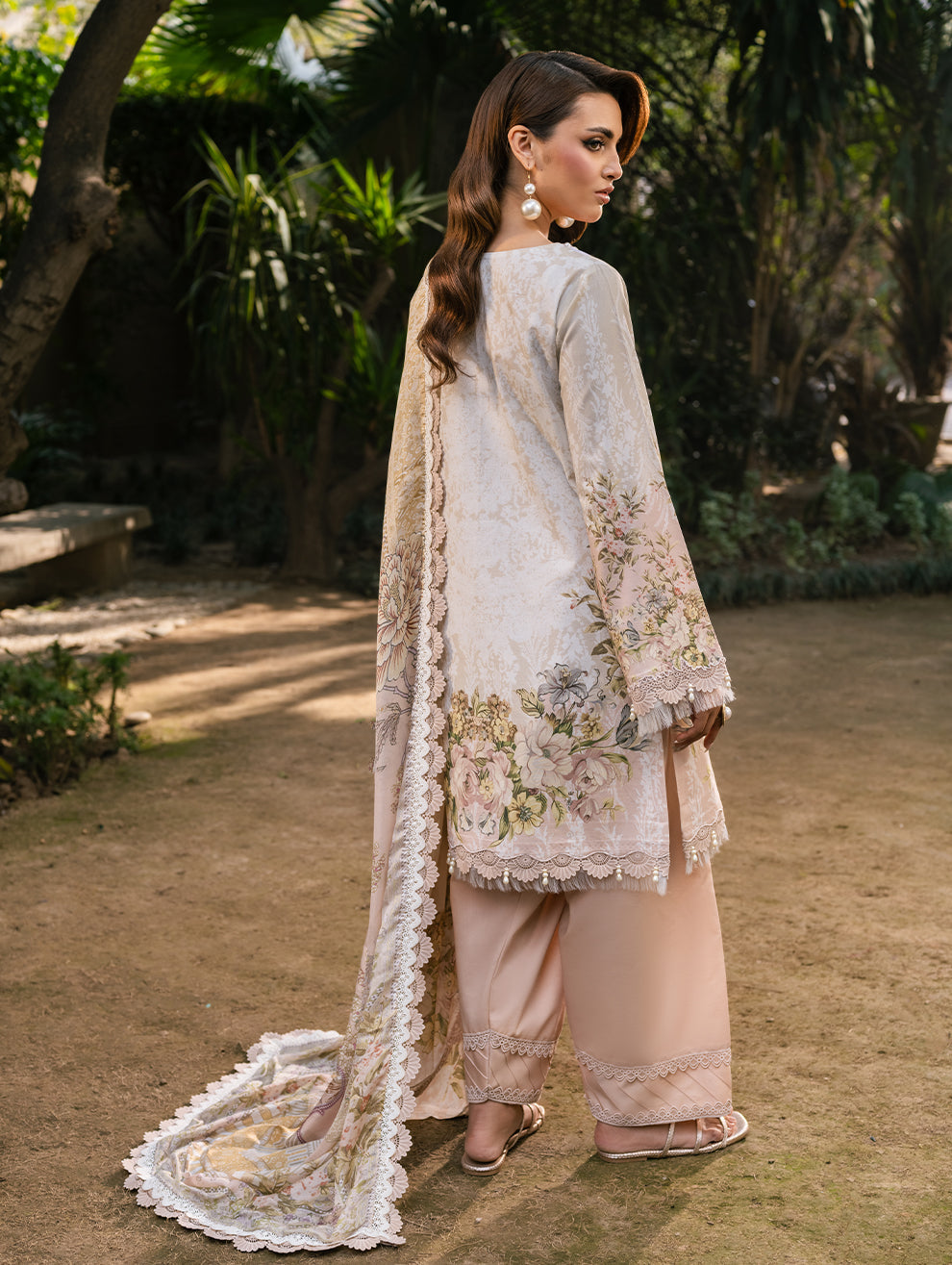 Elara Lawn – SYLPH