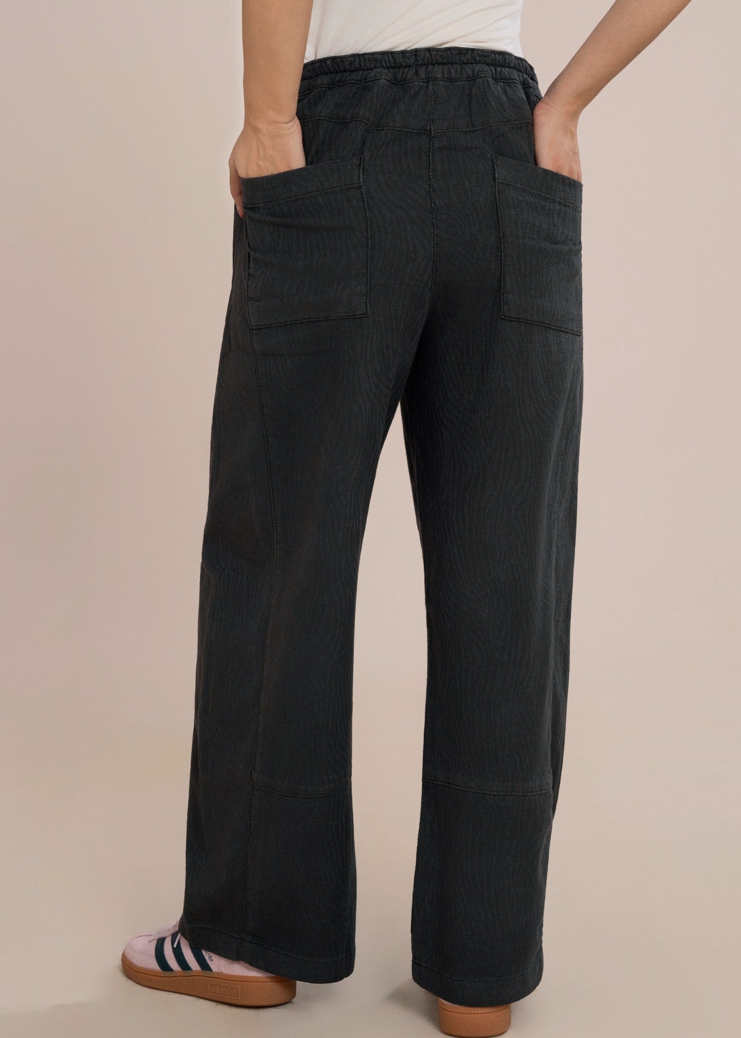 spandex Trousers in Charcoal black