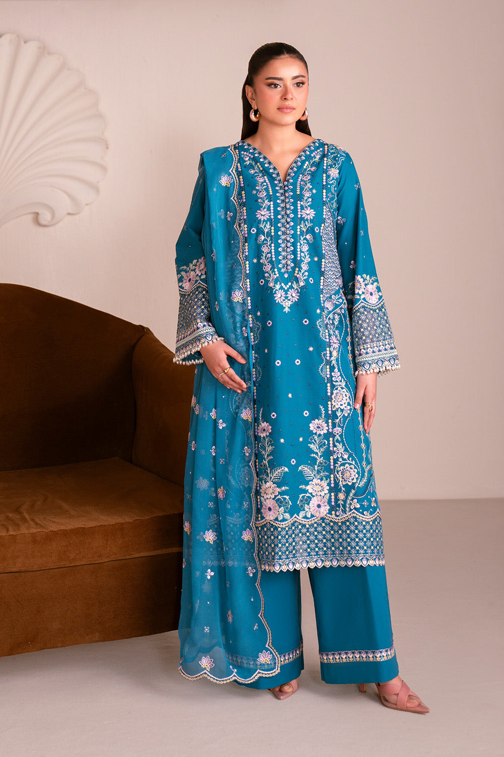 Bloom Poise Lawn Edit – AMÉLIE - MSU0676