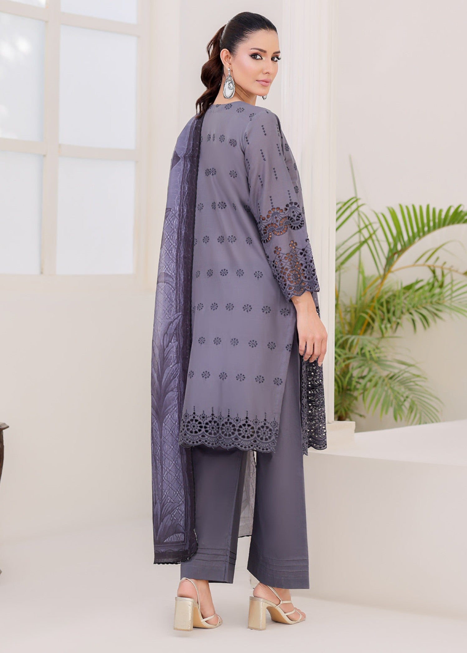 lawn Kurta Set in Grey