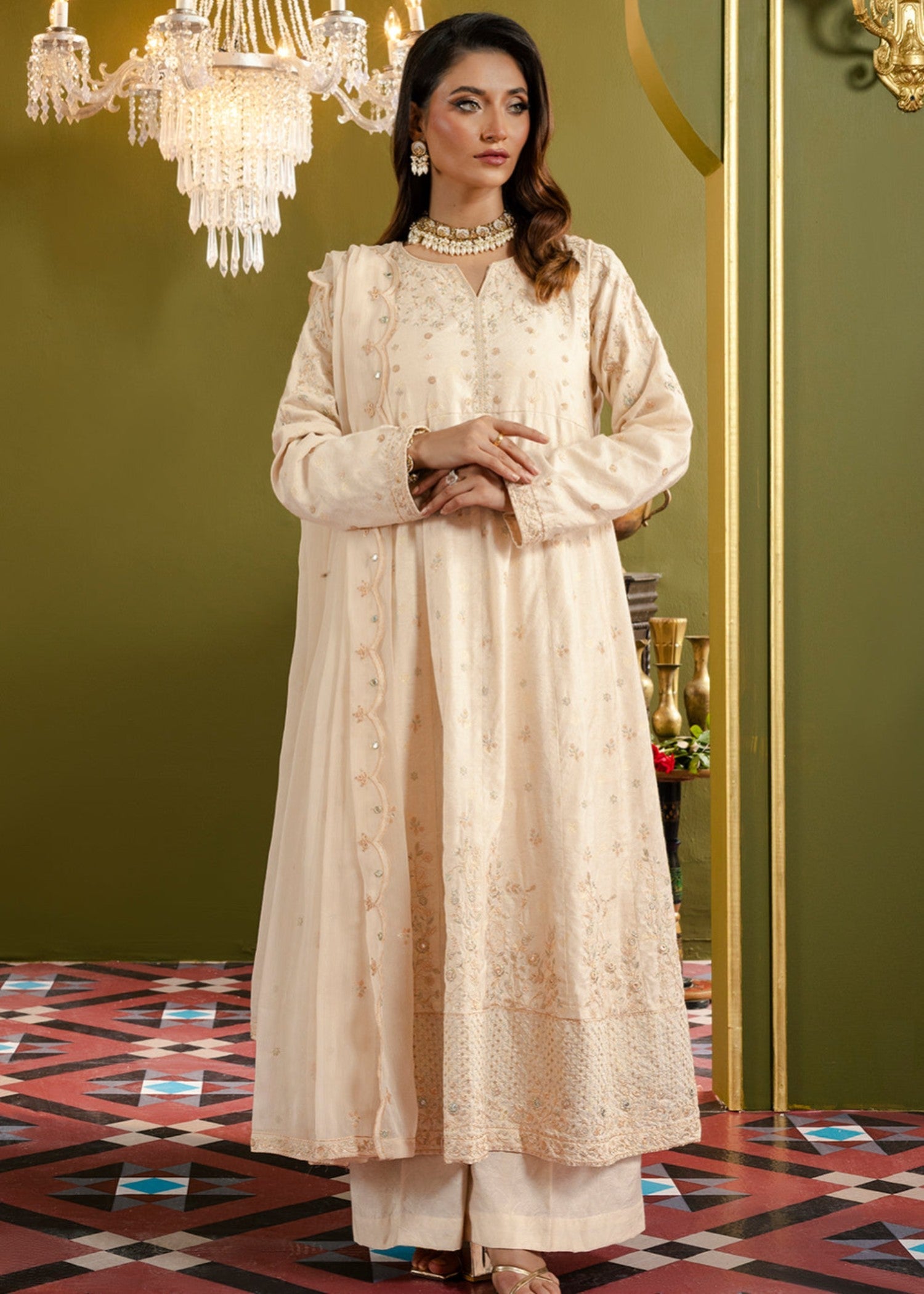 jacquard Pishwas in Cream