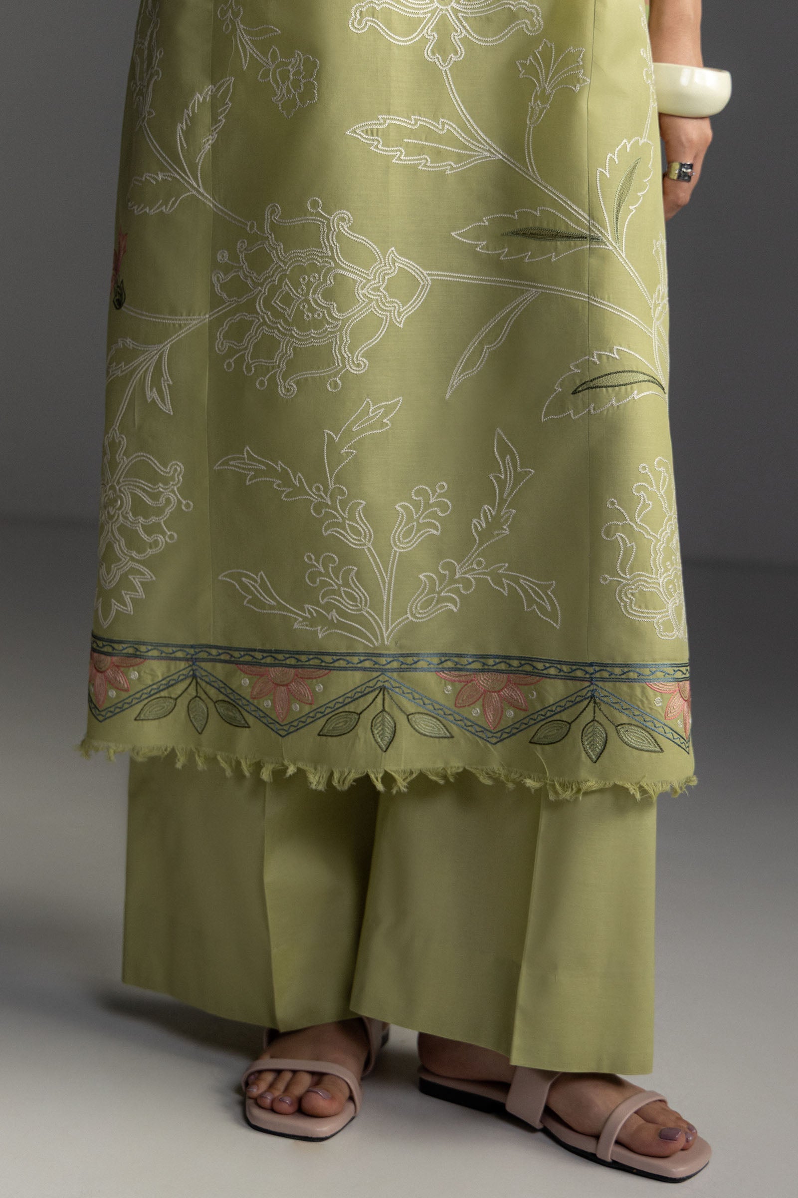 Coco Lawn Edit – Isla-4B